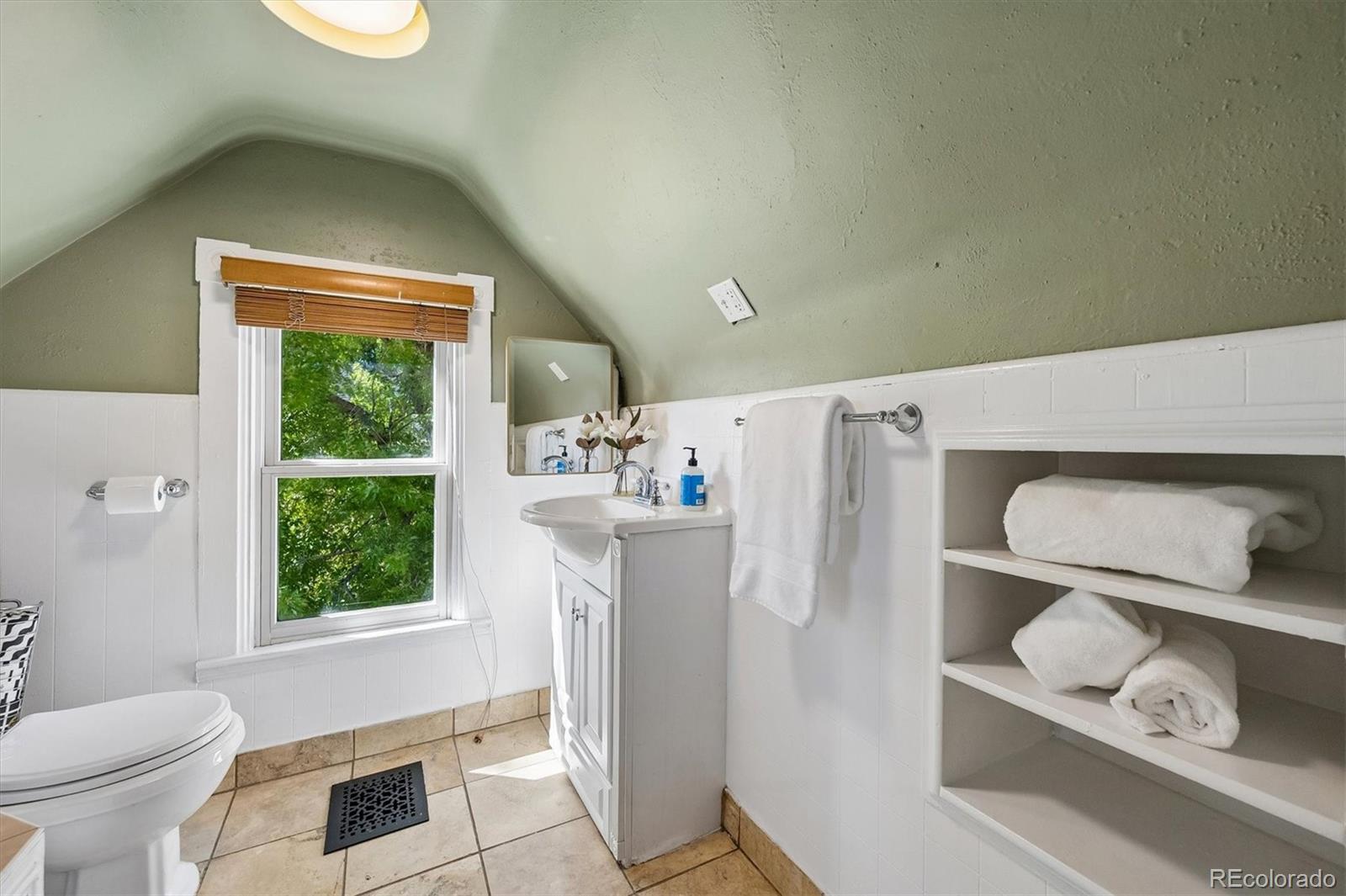 MLS Image #29 for 534 s logan street,denver, Colorado