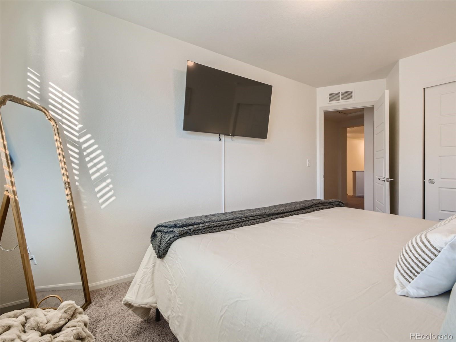 MLS Image #22 for 20000 e 40th avenue,denver, Colorado