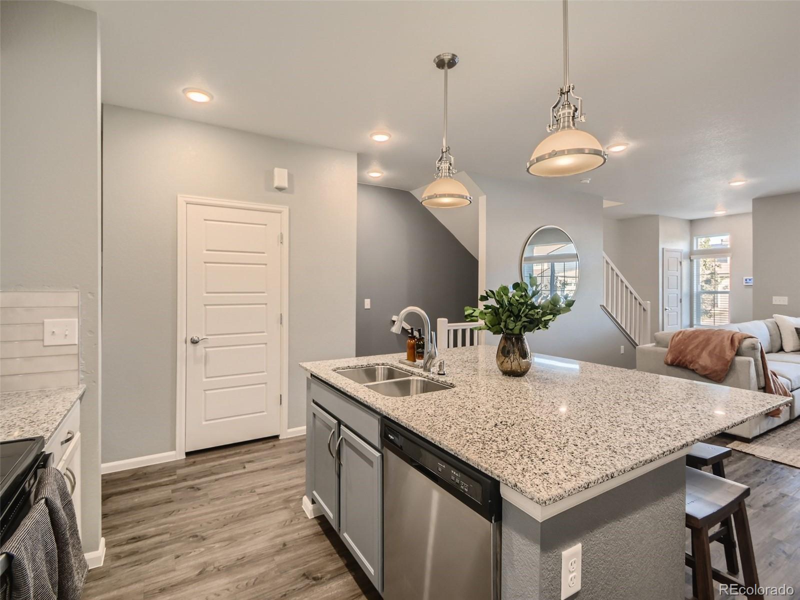 MLS Image #9 for 20000 e 40th avenue,denver, Colorado