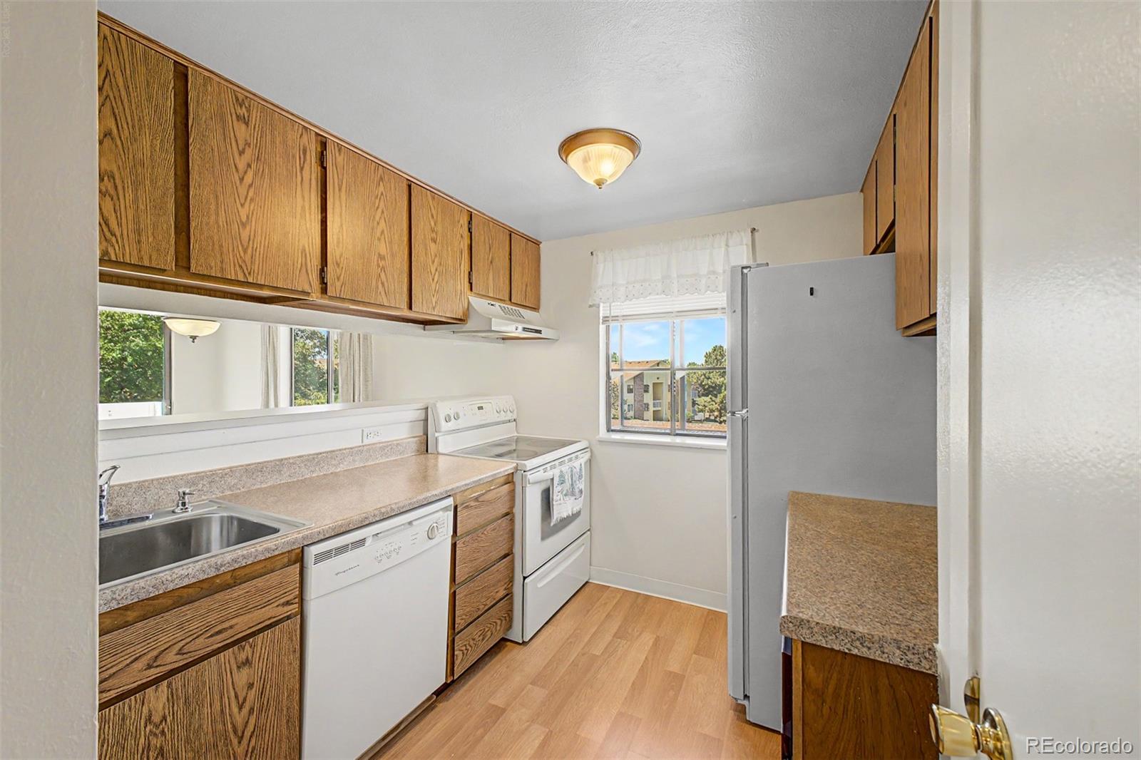 MLS Image #8 for 12506 e cornell avenue,aurora, Colorado