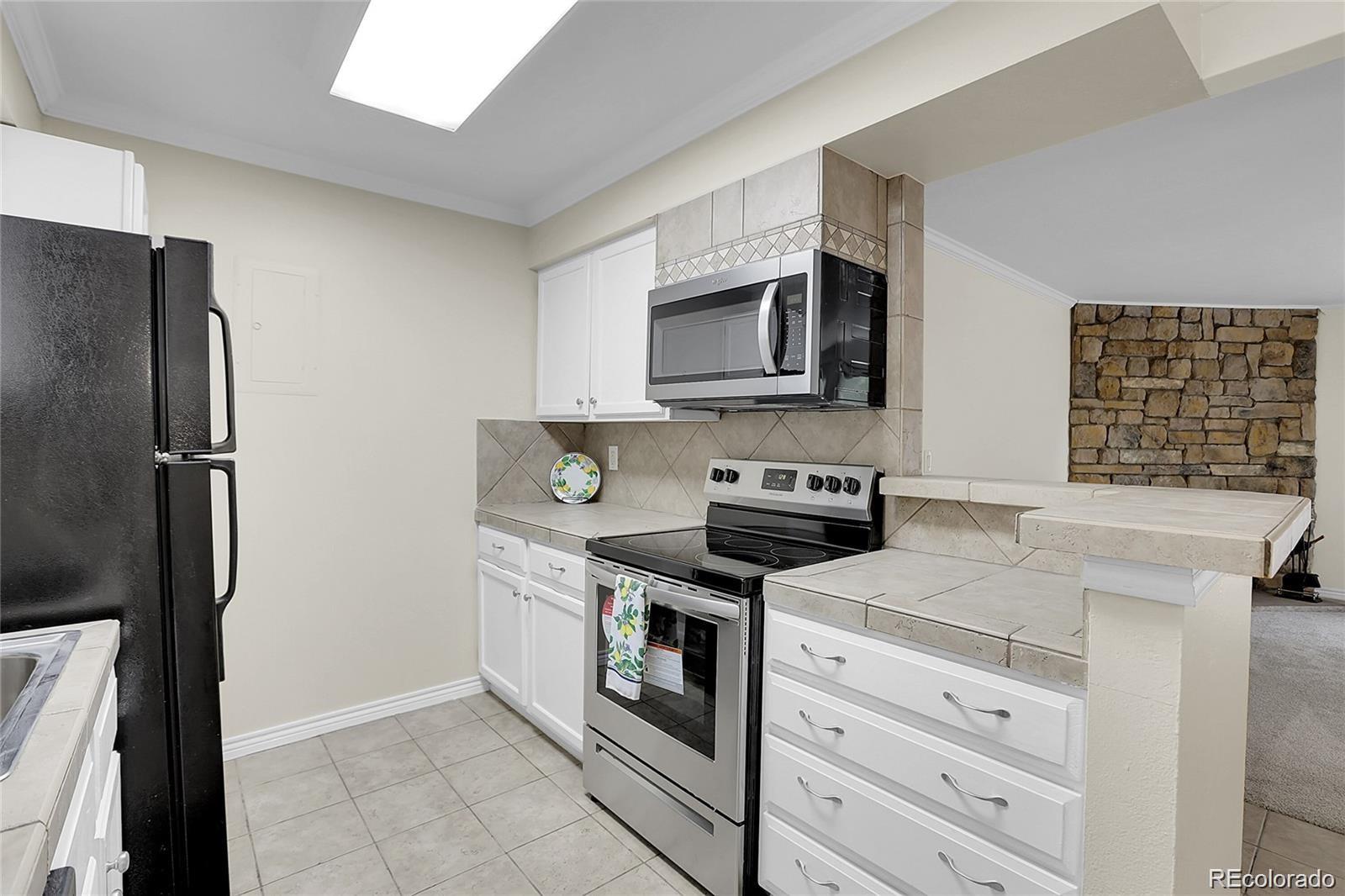 MLS Image #9 for 10150 e virginia avenue,denver, Colorado
