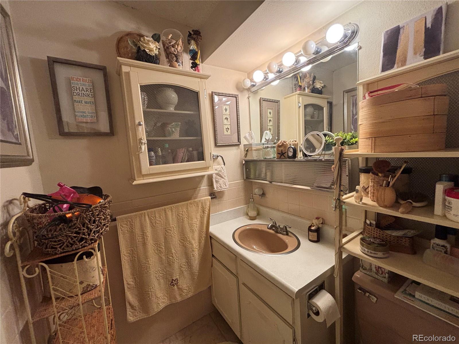 MLS Image #11 for 411  lakewood circle b-813,colorado springs, Colorado