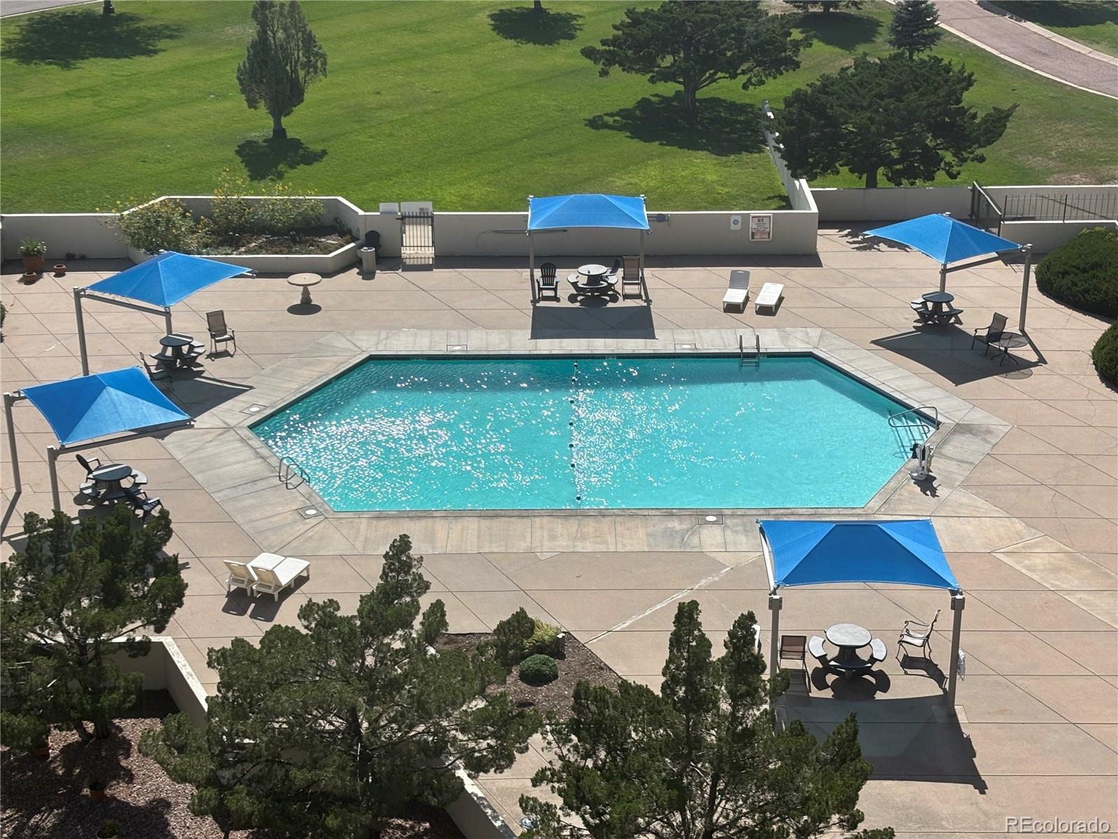 MLS Image #13 for 411  lakewood circle b-813,colorado springs, Colorado