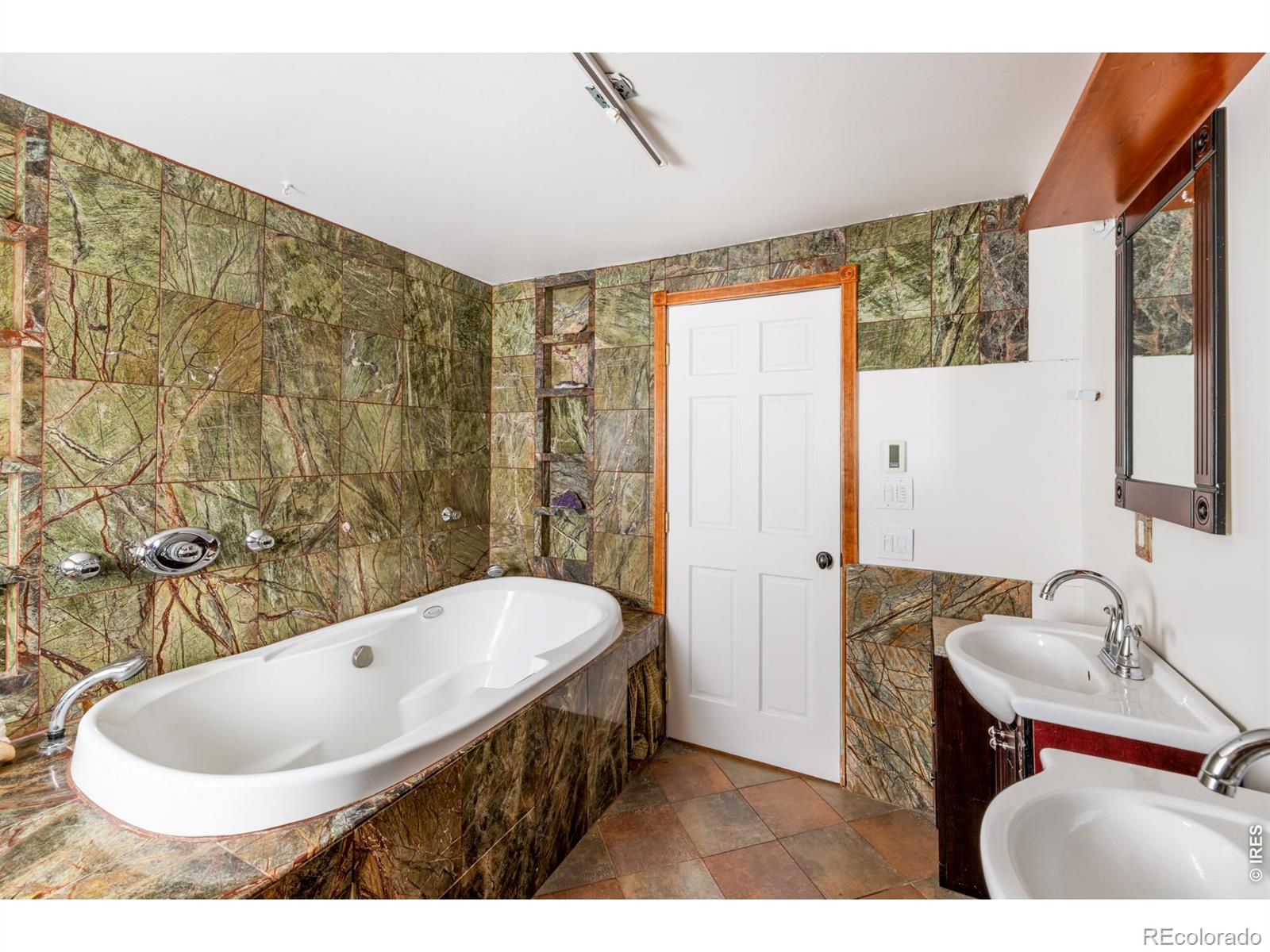 MLS Image #32 for 541  arapahoe avenue,boulder, Colorado