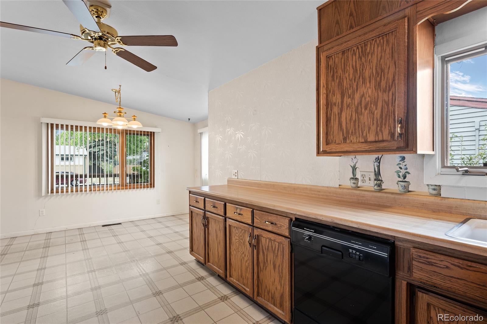 MLS Image #17 for 6728 s birch way,centennial, Colorado