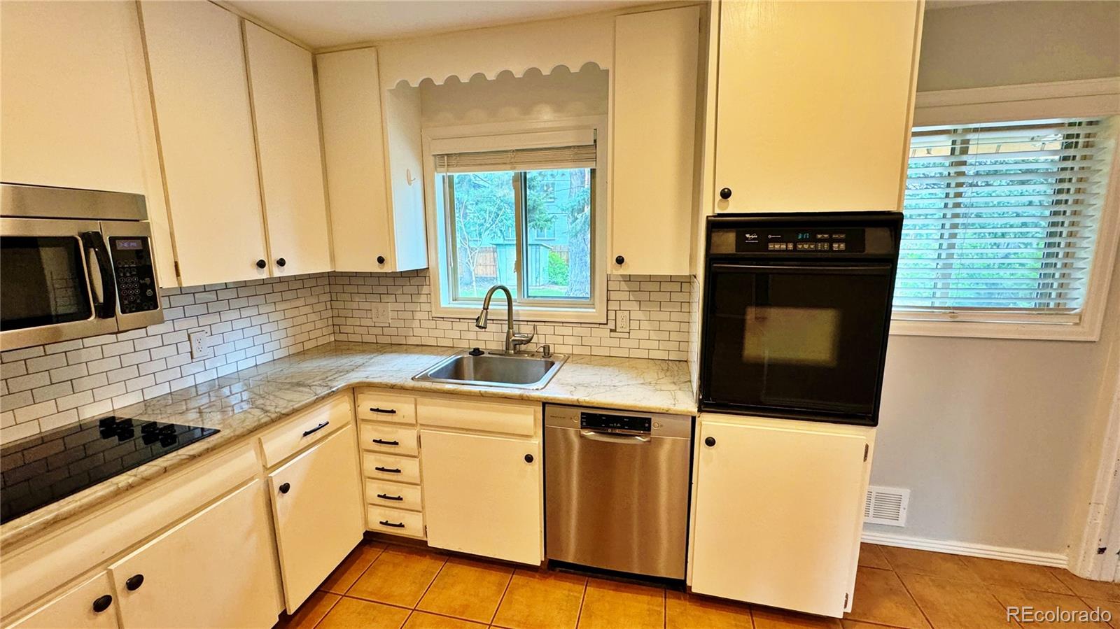 MLS Image #5 for 6644 s race circle,centennial, Colorado