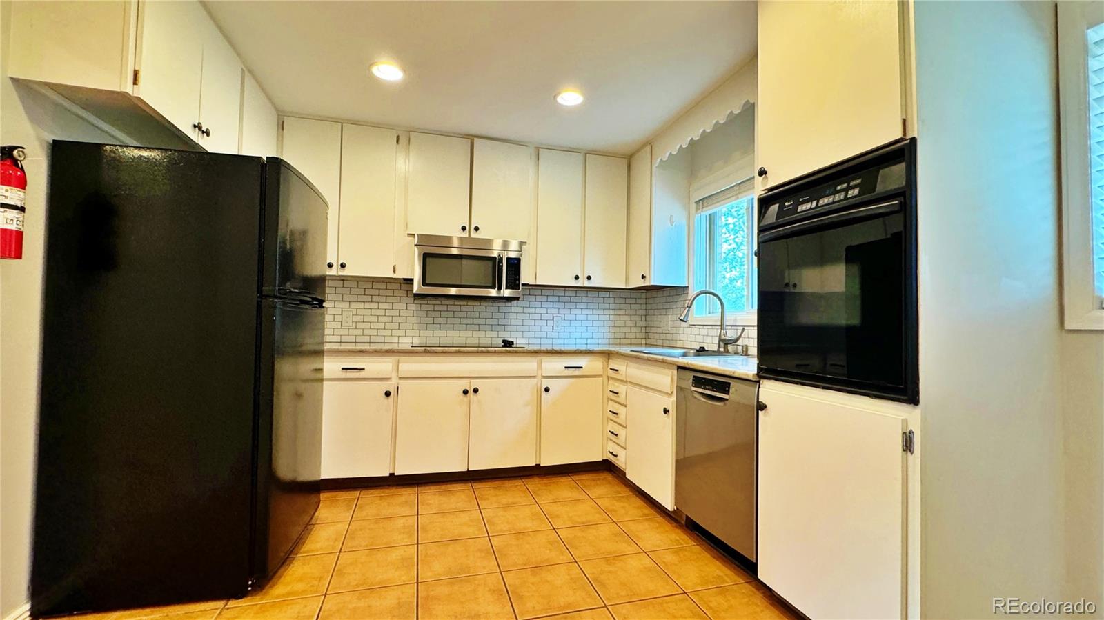 MLS Image #6 for 6644 s race circle,centennial, Colorado