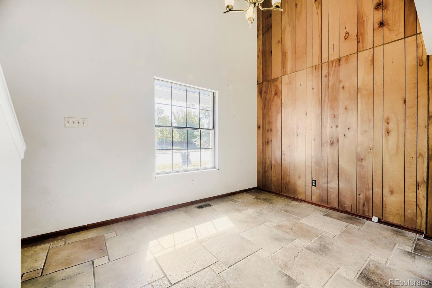 MLS Image #10 for 3955 s monaco parkway,denver, Colorado