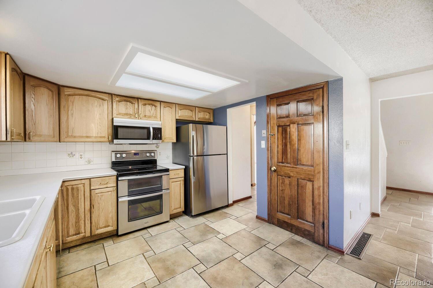 MLS Image #13 for 3955 s monaco parkway,denver, Colorado