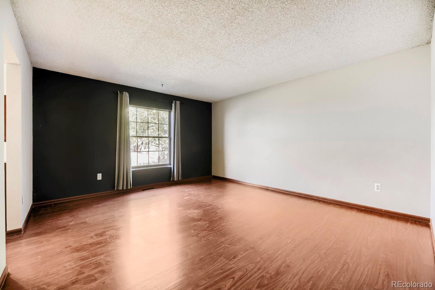 MLS Image #18 for 3955 s monaco parkway,denver, Colorado