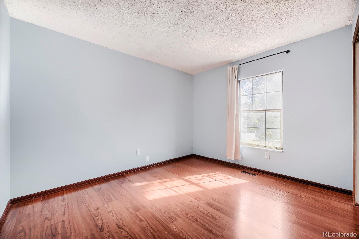 MLS Image #21 for 3955 s monaco parkway,denver, Colorado