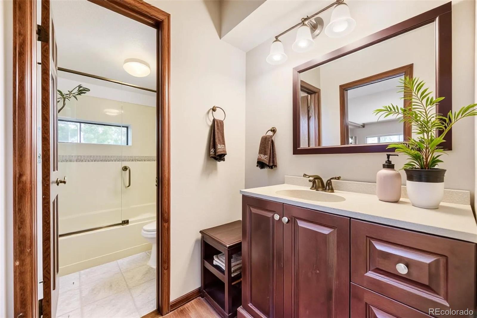 MLS Image #24 for 3955 s monaco parkway,denver, Colorado