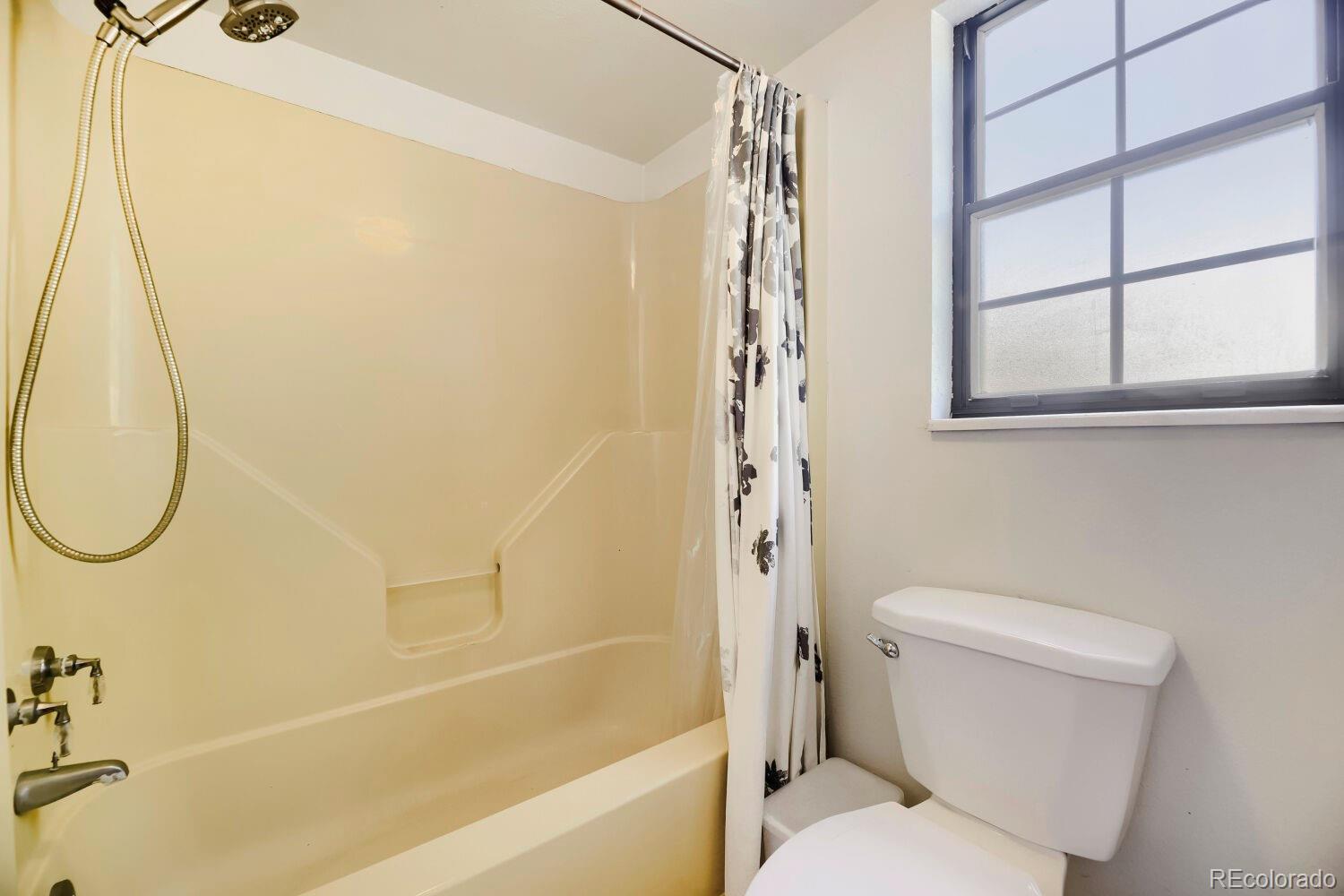 MLS Image #25 for 3955 s monaco parkway,denver, Colorado