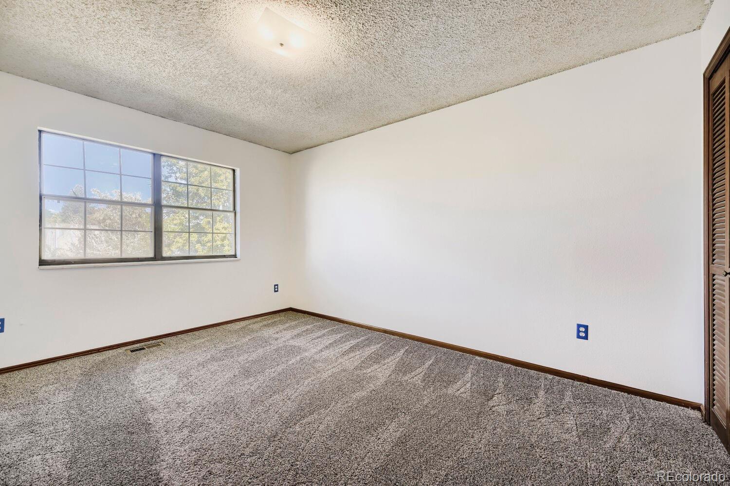 MLS Image #28 for 3955 s monaco parkway,denver, Colorado