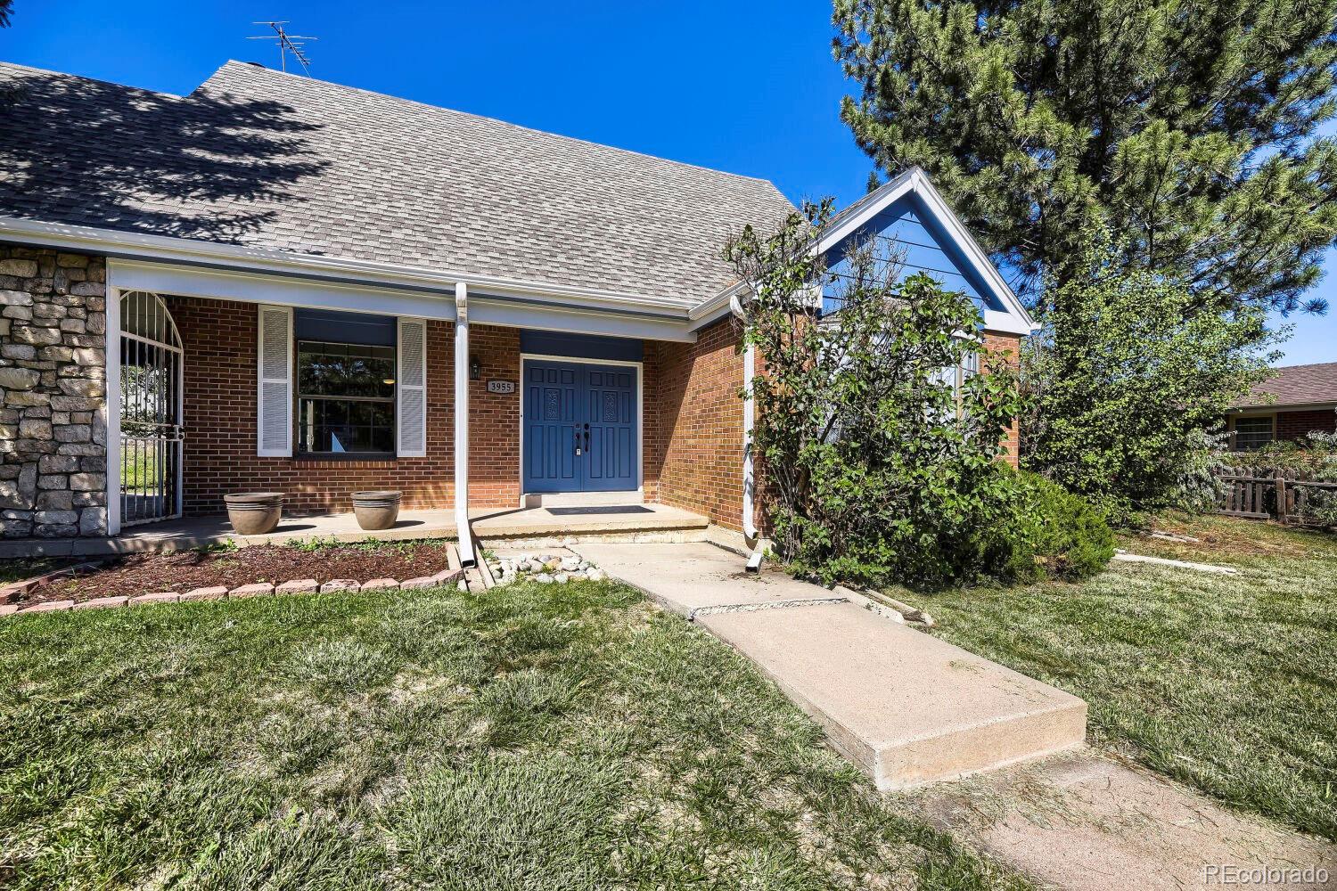 MLS Image #3 for 3955 s monaco parkway,denver, Colorado