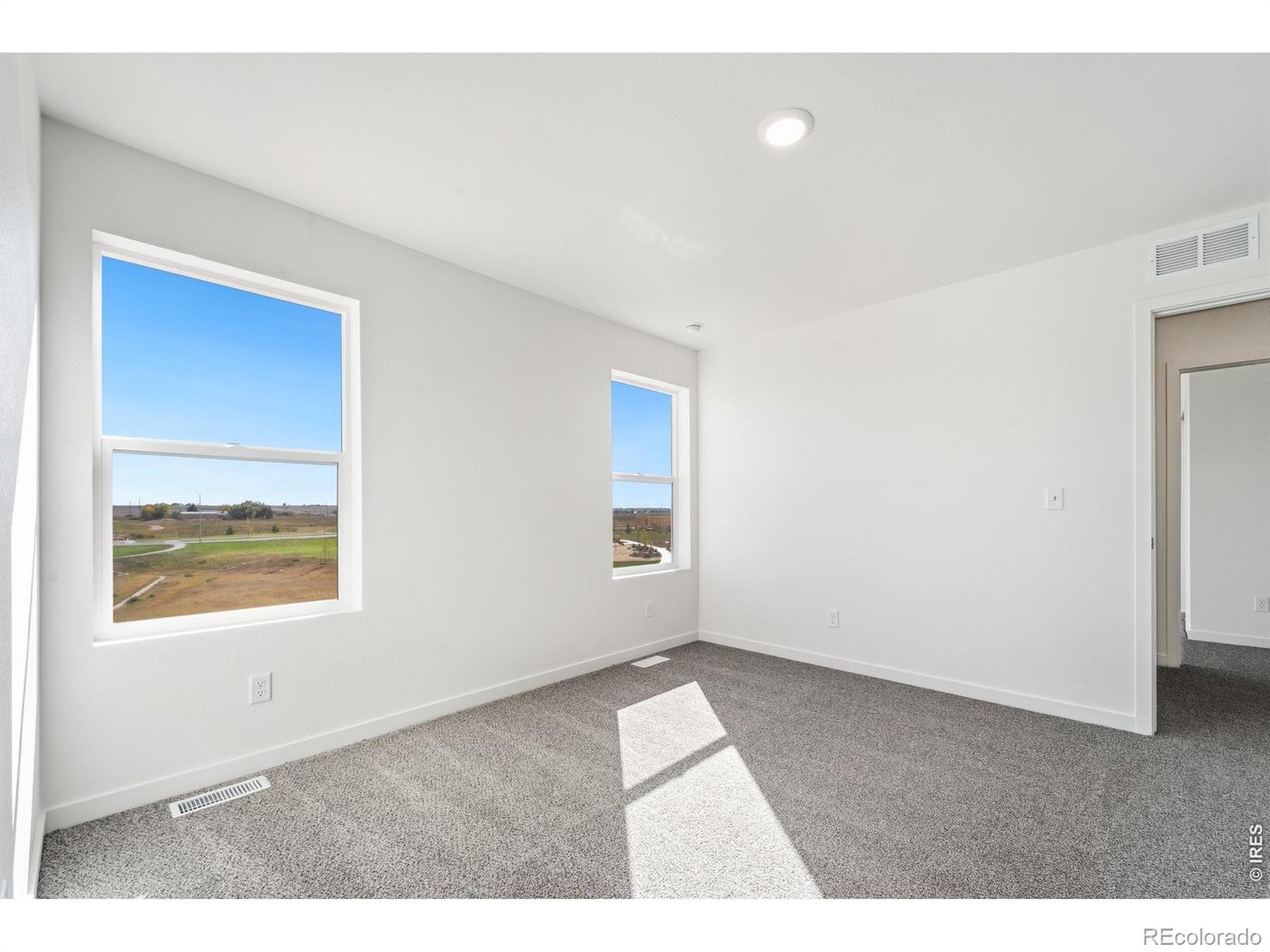 MLS Image #28 for 1974  sorghum way,johnstown, Colorado