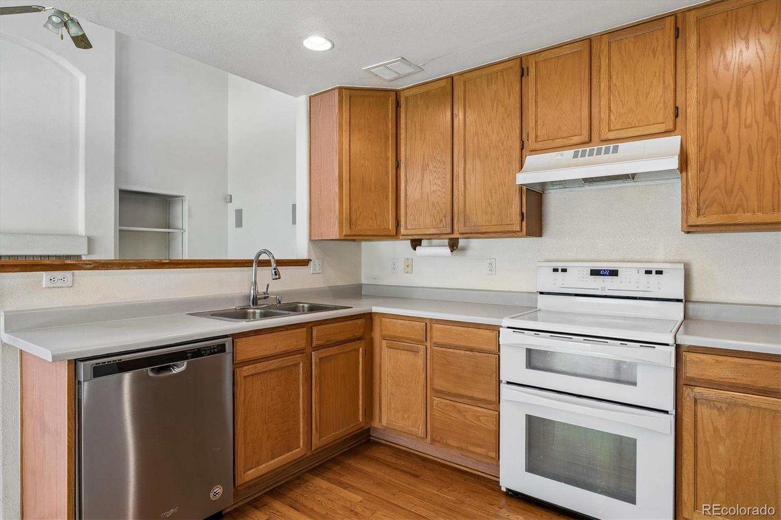 MLS Image #7 for 5781 s bahama circle,aurora, Colorado