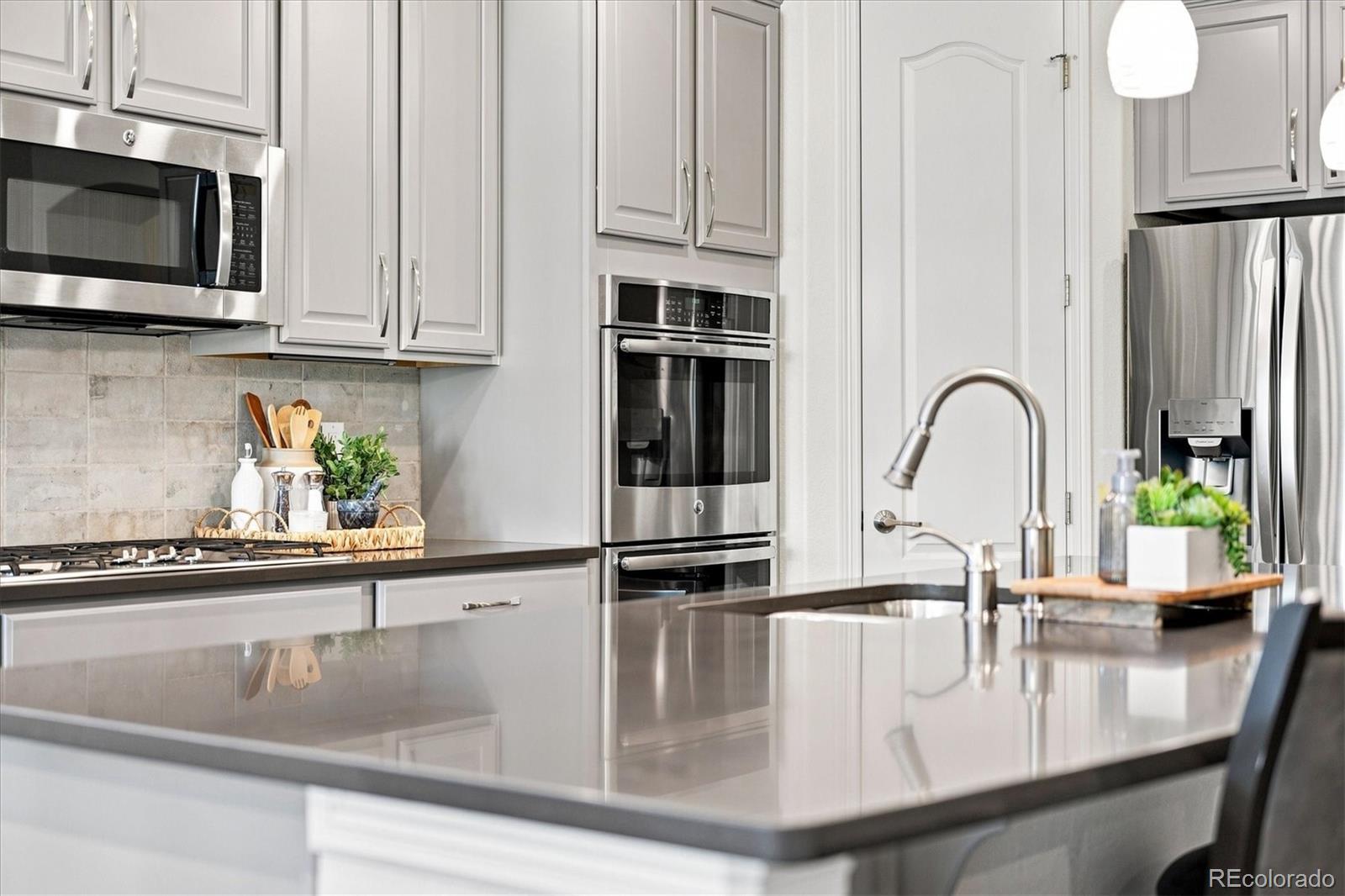 MLS Image #10 for 19903 w 94th lane,arvada, Colorado