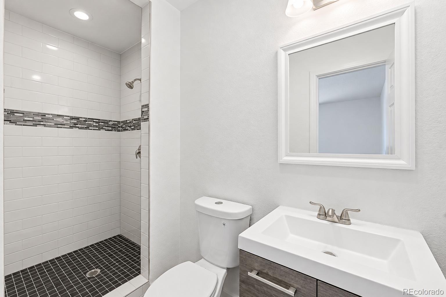 MLS Image #18 for 2631 s green court,denver, Colorado