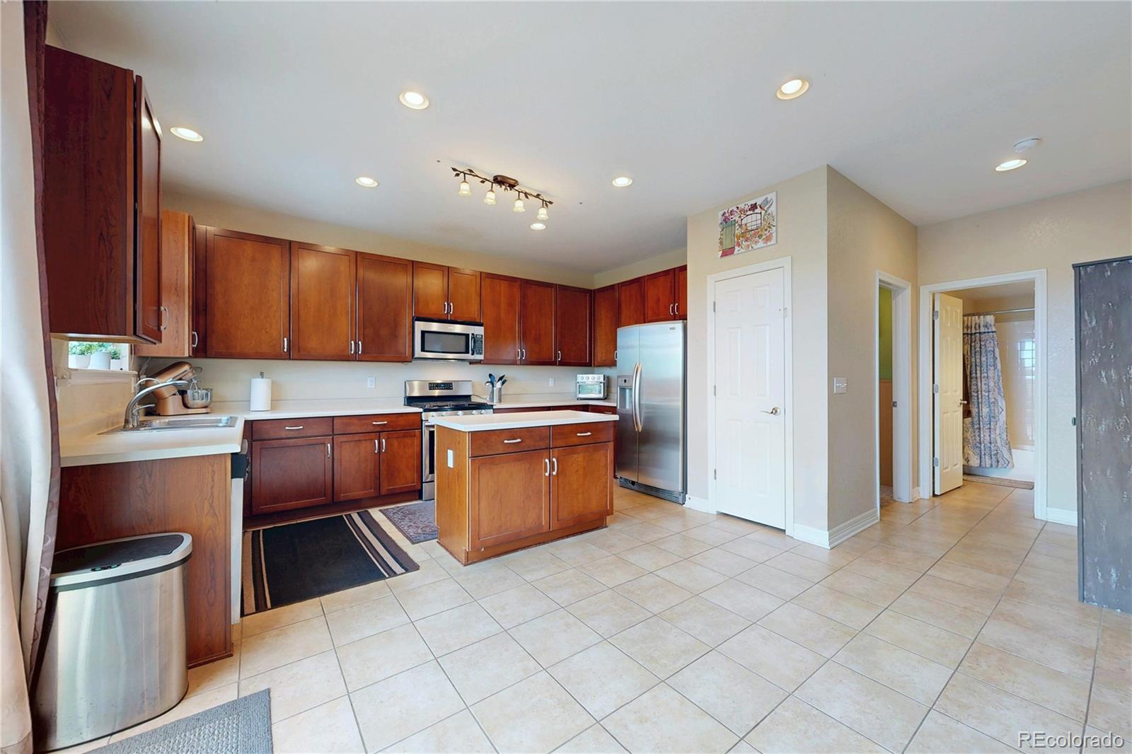 MLS Image #12 for 5548  lewiston court,denver, Colorado
