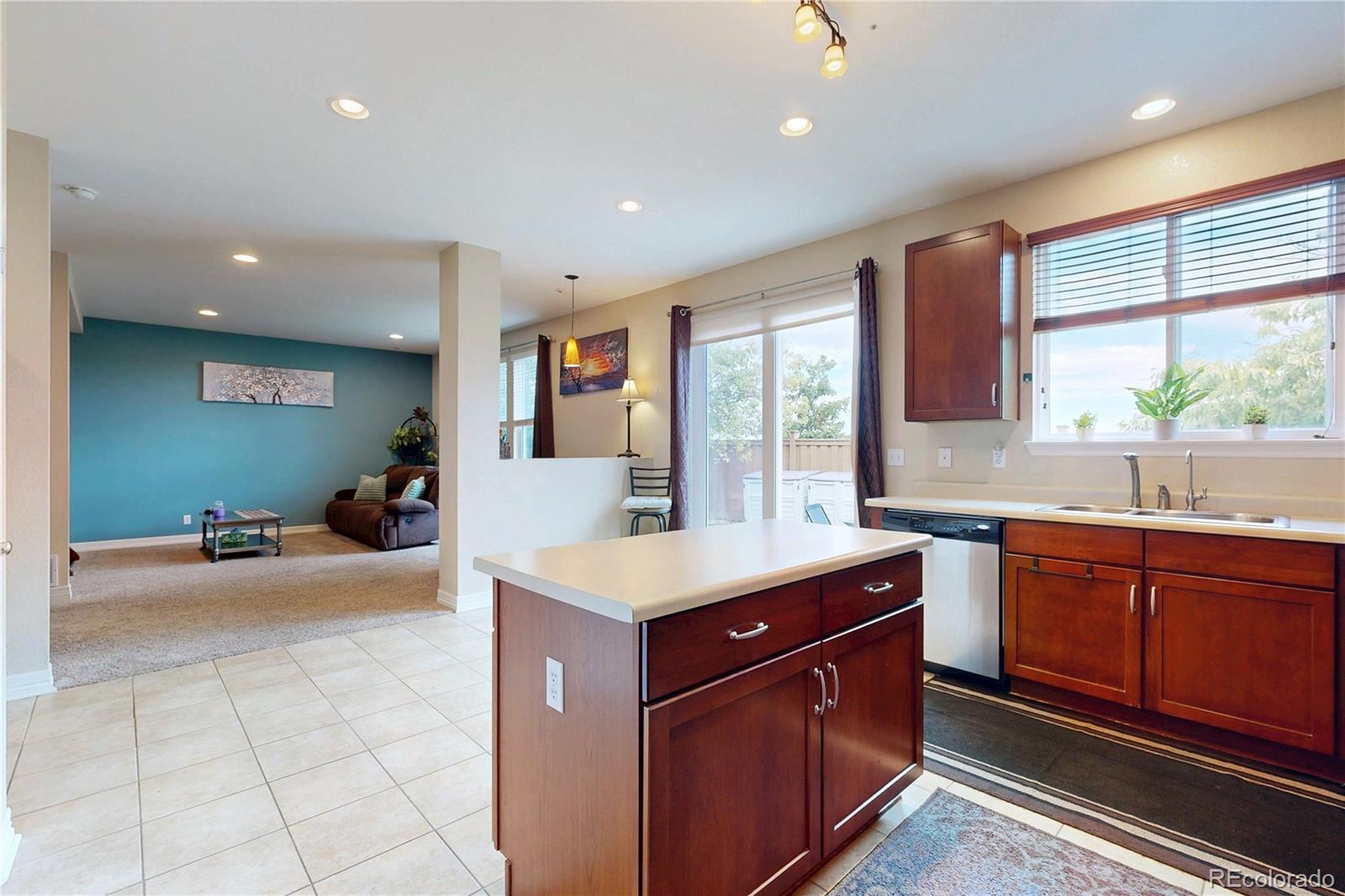 MLS Image #16 for 5548  lewiston court,denver, Colorado