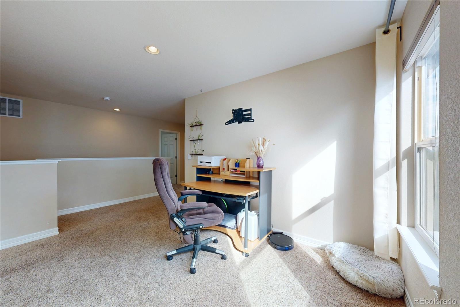 MLS Image #21 for 5548  lewiston court,denver, Colorado