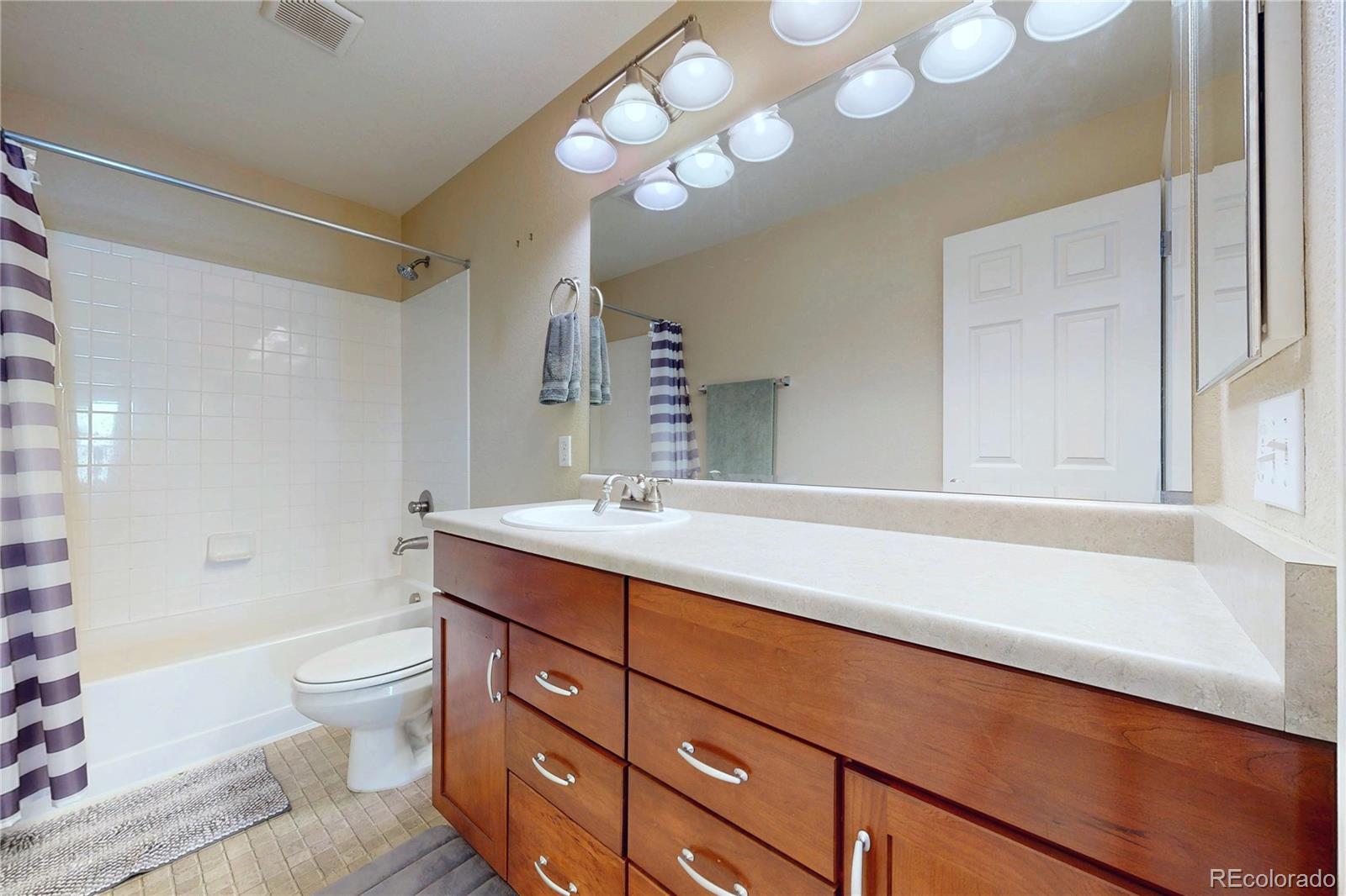 MLS Image #24 for 5548  lewiston court,denver, Colorado