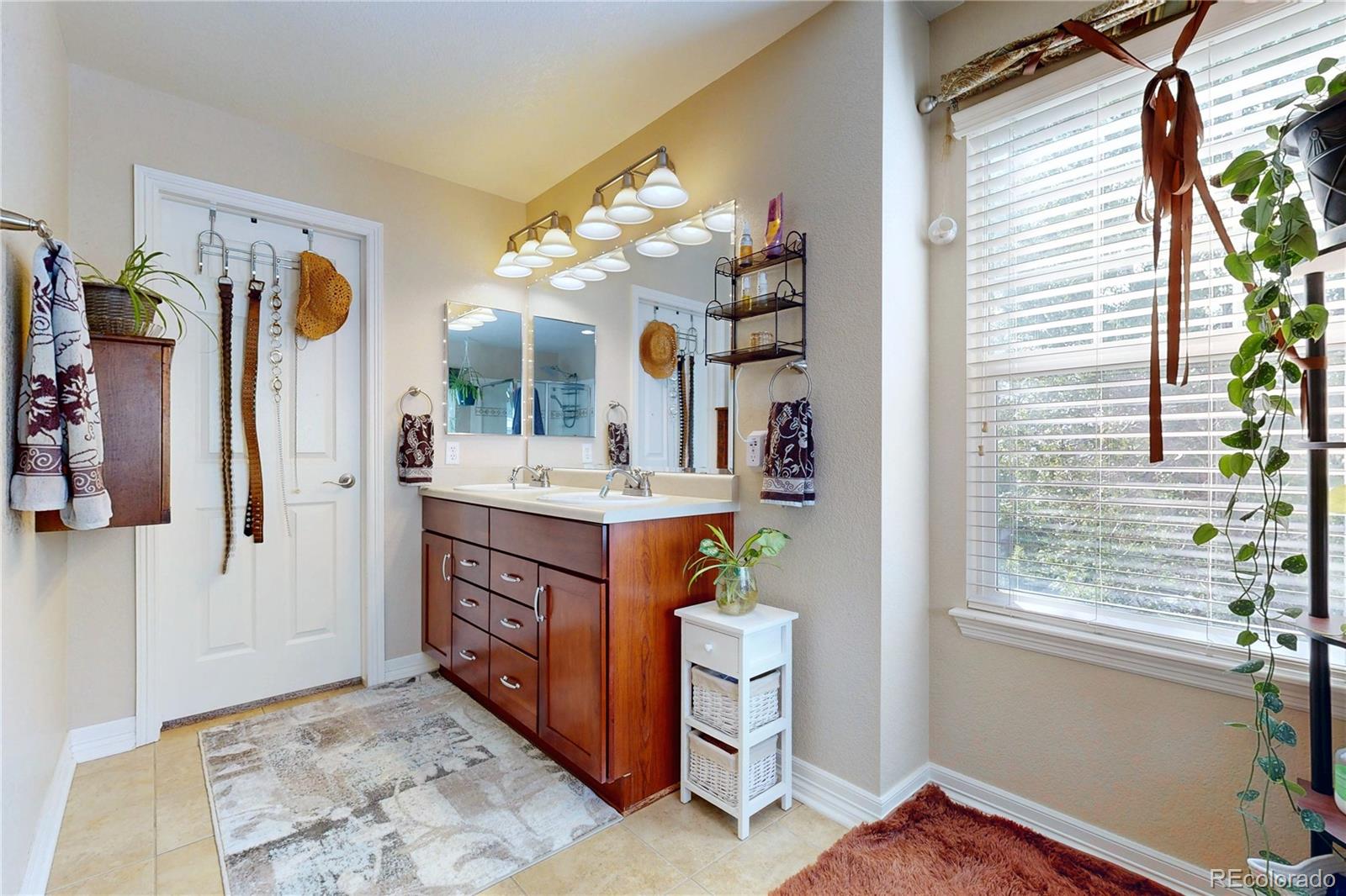 MLS Image #34 for 5548  lewiston court,denver, Colorado