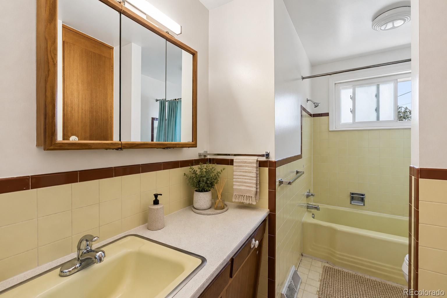 MLS Image #11 for 1360 w 6th avenue,broomfield, Colorado