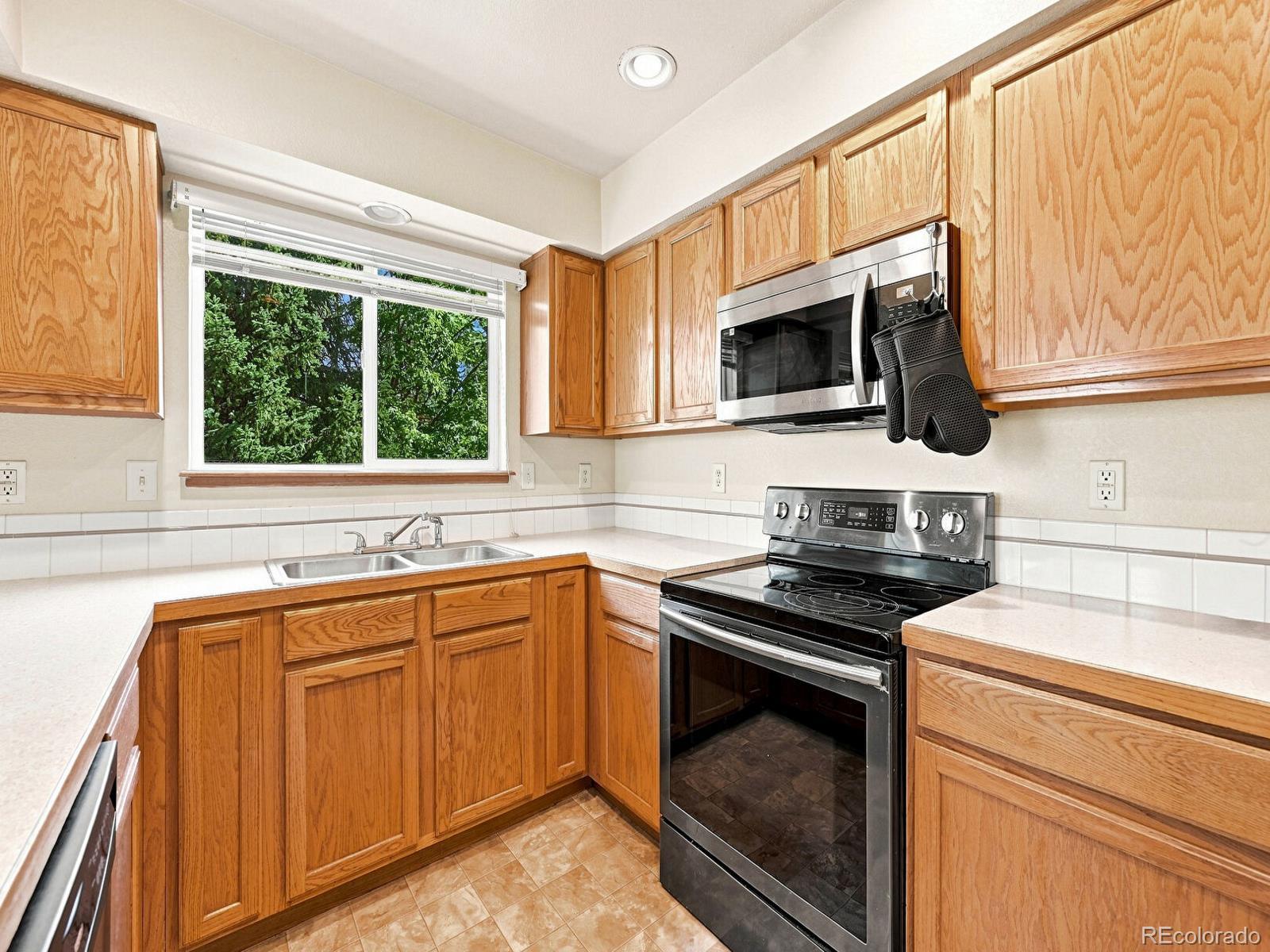 MLS Image #12 for 950  52nd avenue court,greeley, Colorado