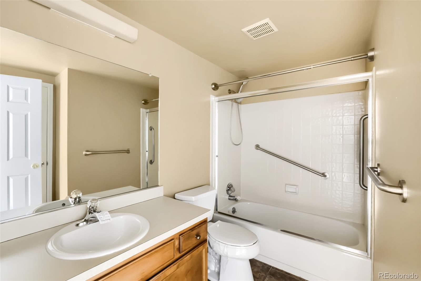 MLS Image #13 for 1575 s trenton court,denver, Colorado