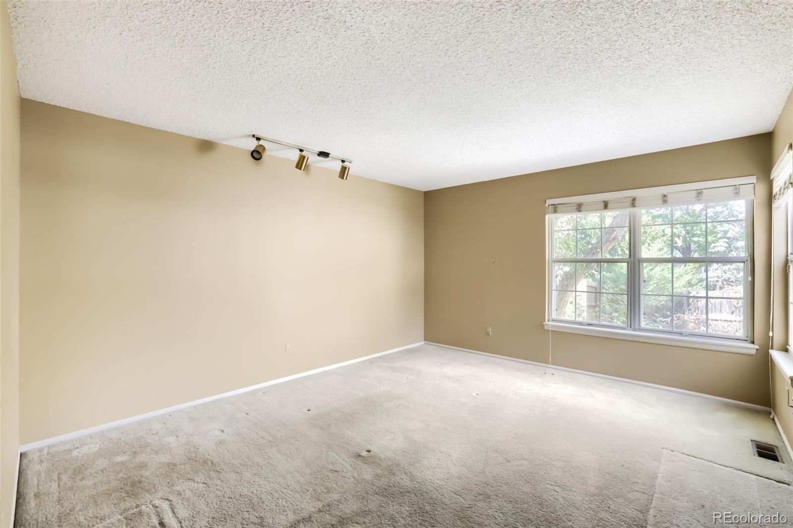 MLS Image #8 for 1575 s trenton court,denver, Colorado