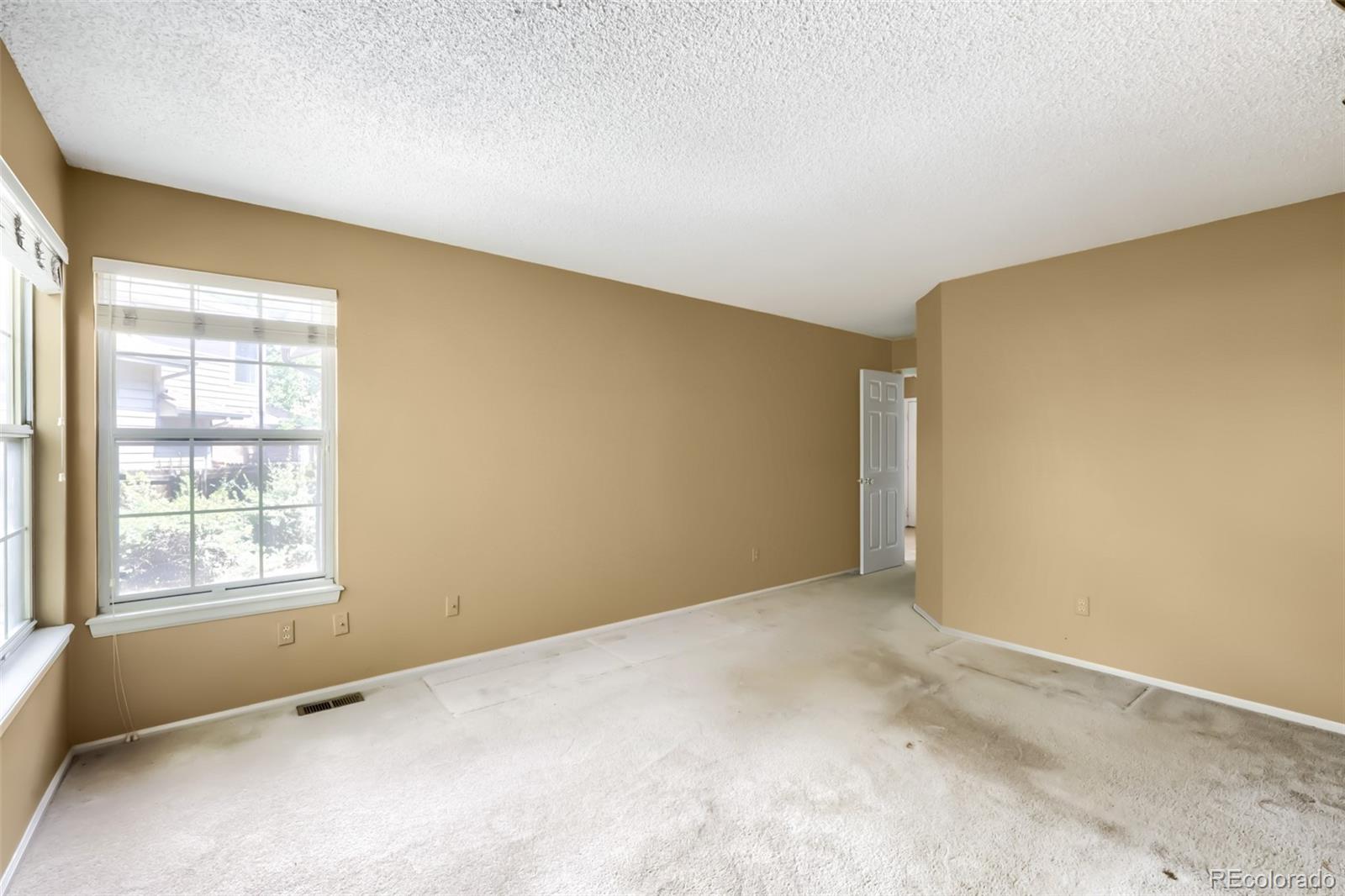 MLS Image #9 for 1575 s trenton court,denver, Colorado