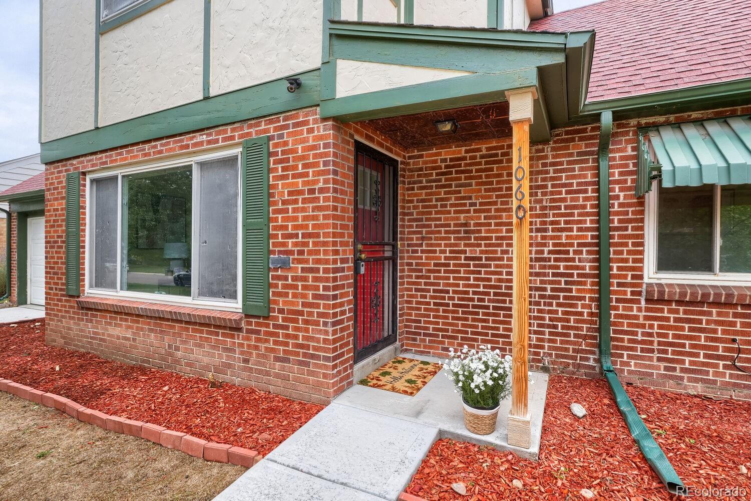 MLS Image #2 for 1060  leyden street,denver, Colorado