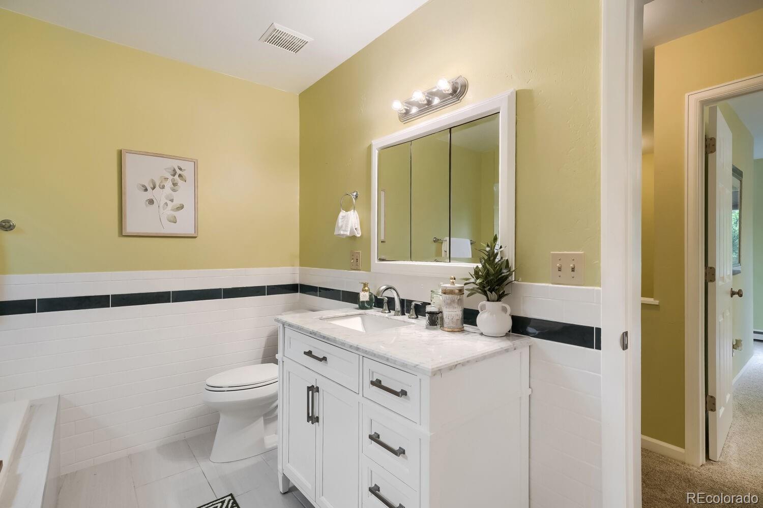 MLS Image #20 for 1060  leyden street,denver, Colorado