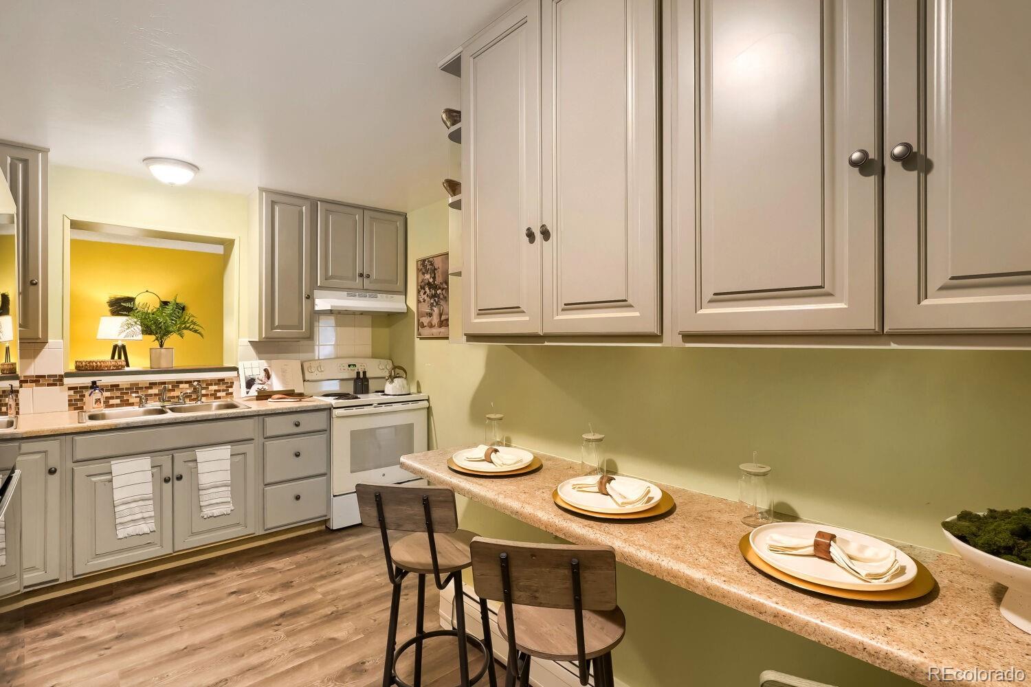 MLS Image #9 for 1060  leyden street,denver, Colorado