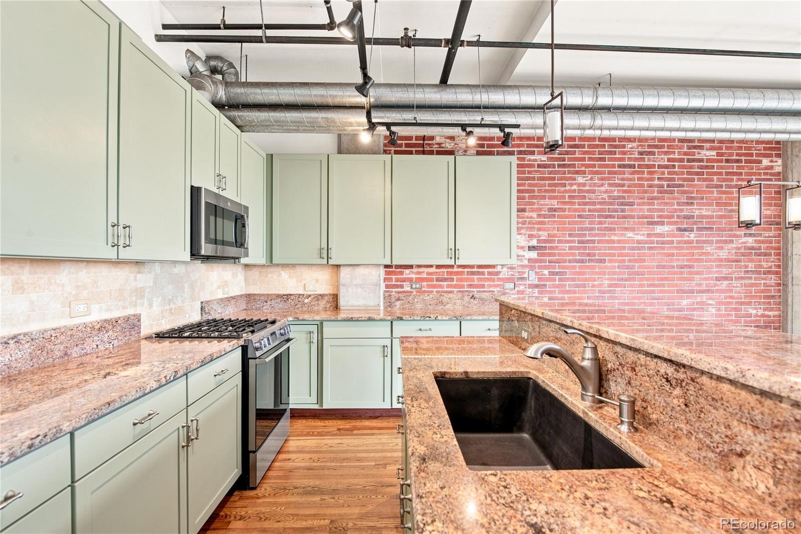 MLS Image #10 for 3201 n shoshone street 306,denver, Colorado