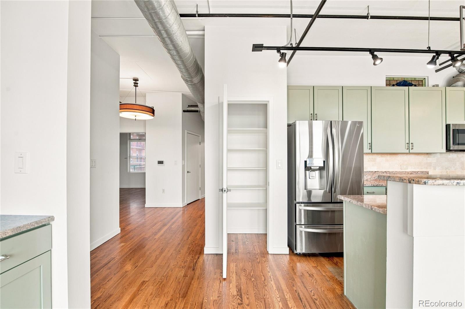 MLS Image #11 for 3201 n shoshone street 306,denver, Colorado