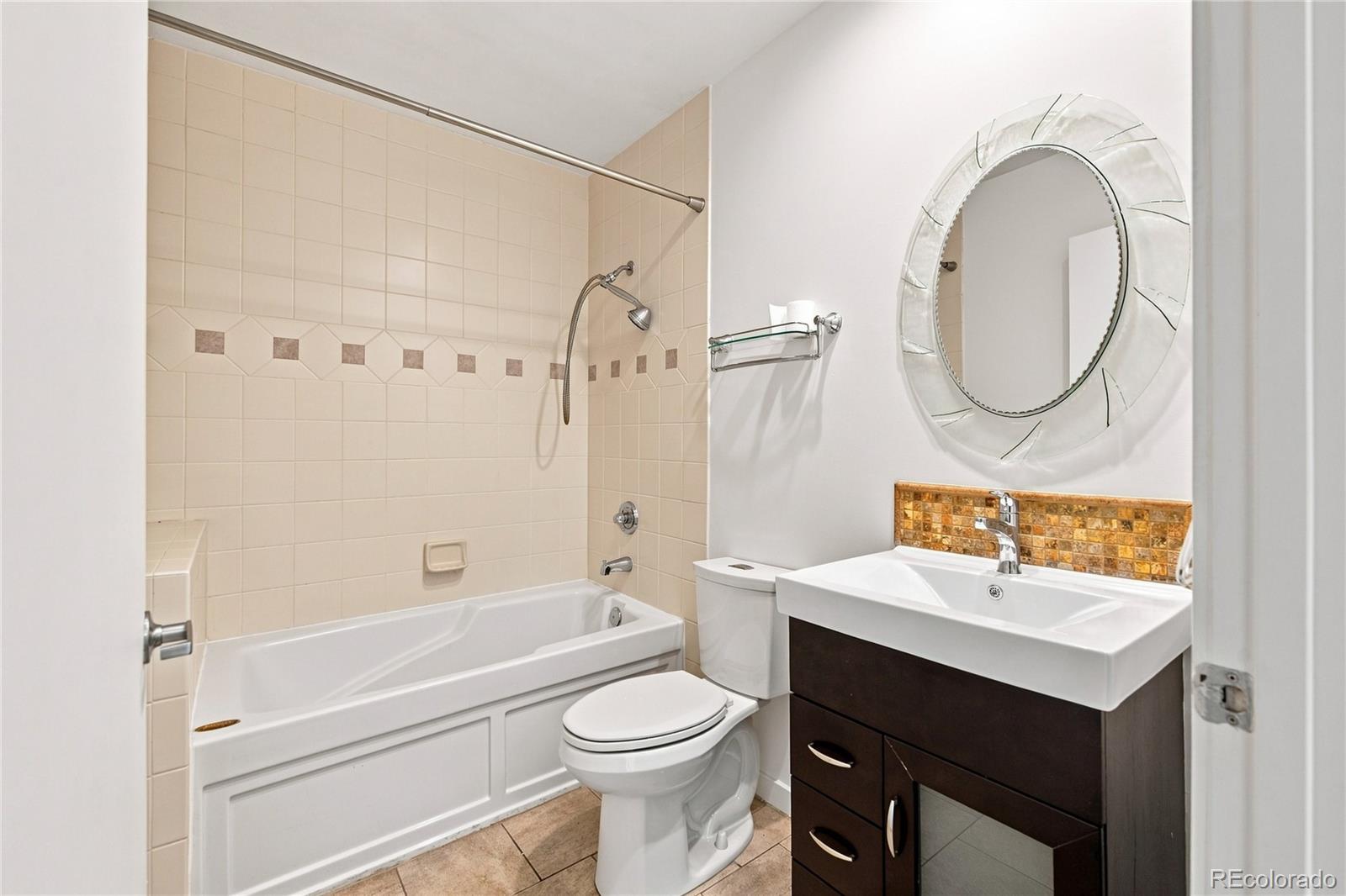 MLS Image #12 for 3201 n shoshone street 306,denver, Colorado