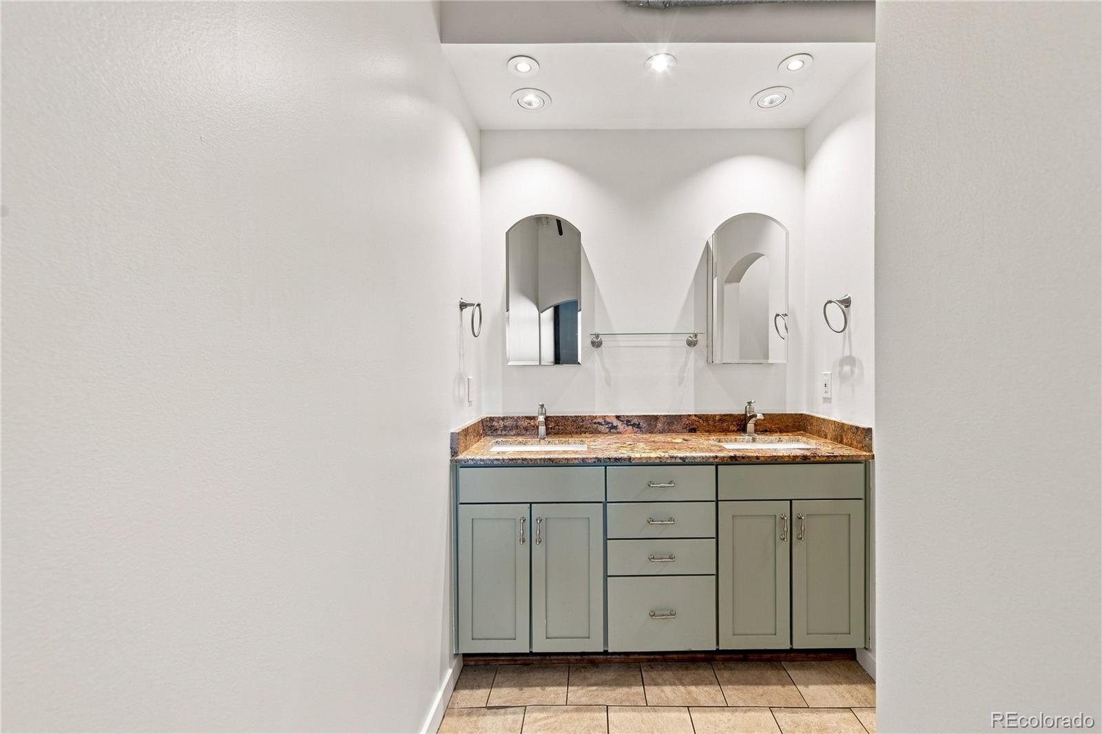 MLS Image #24 for 3201 n shoshone street 306,denver, Colorado