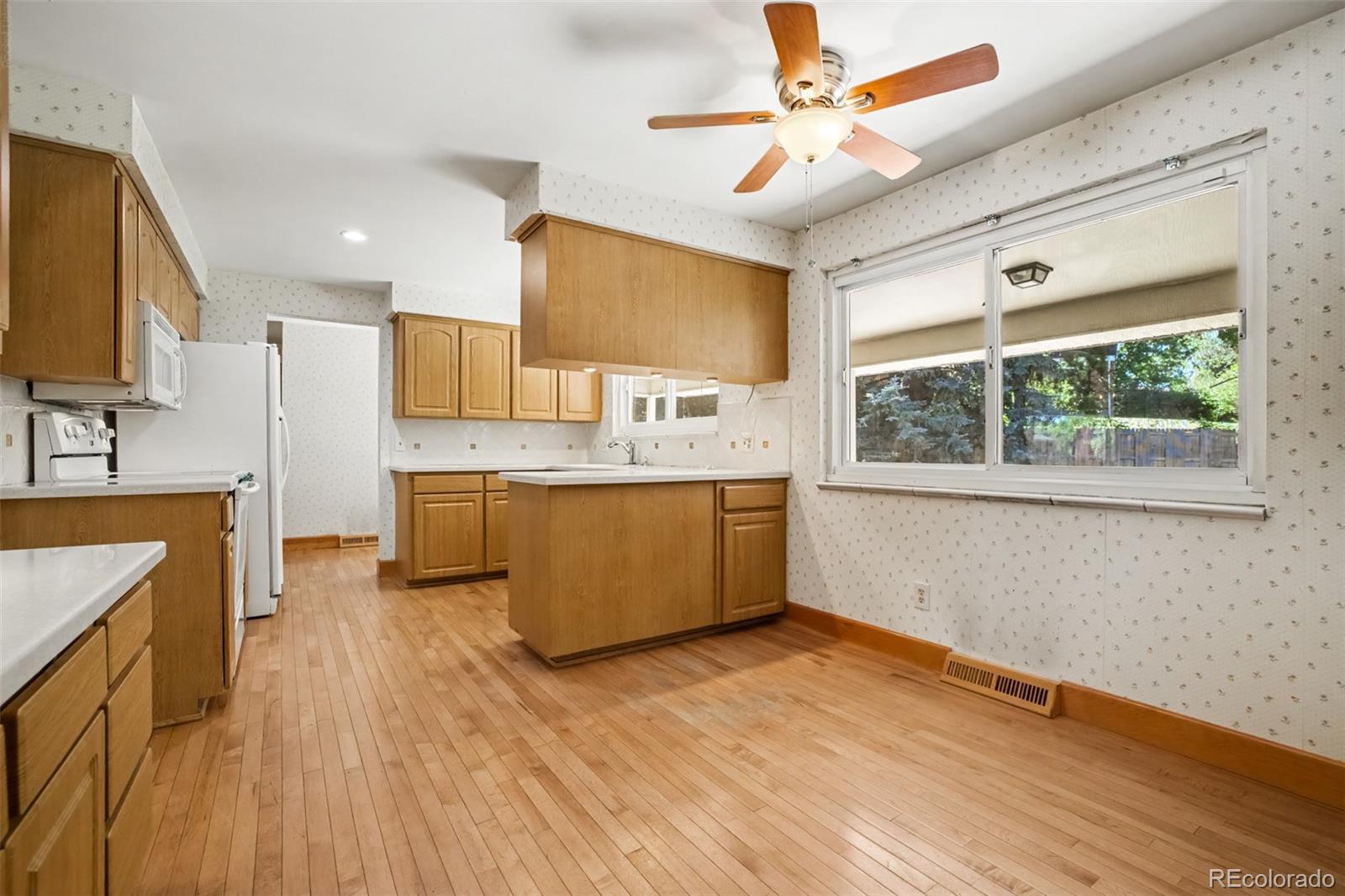 MLS Image #9 for 3077  owens court,denver, Colorado