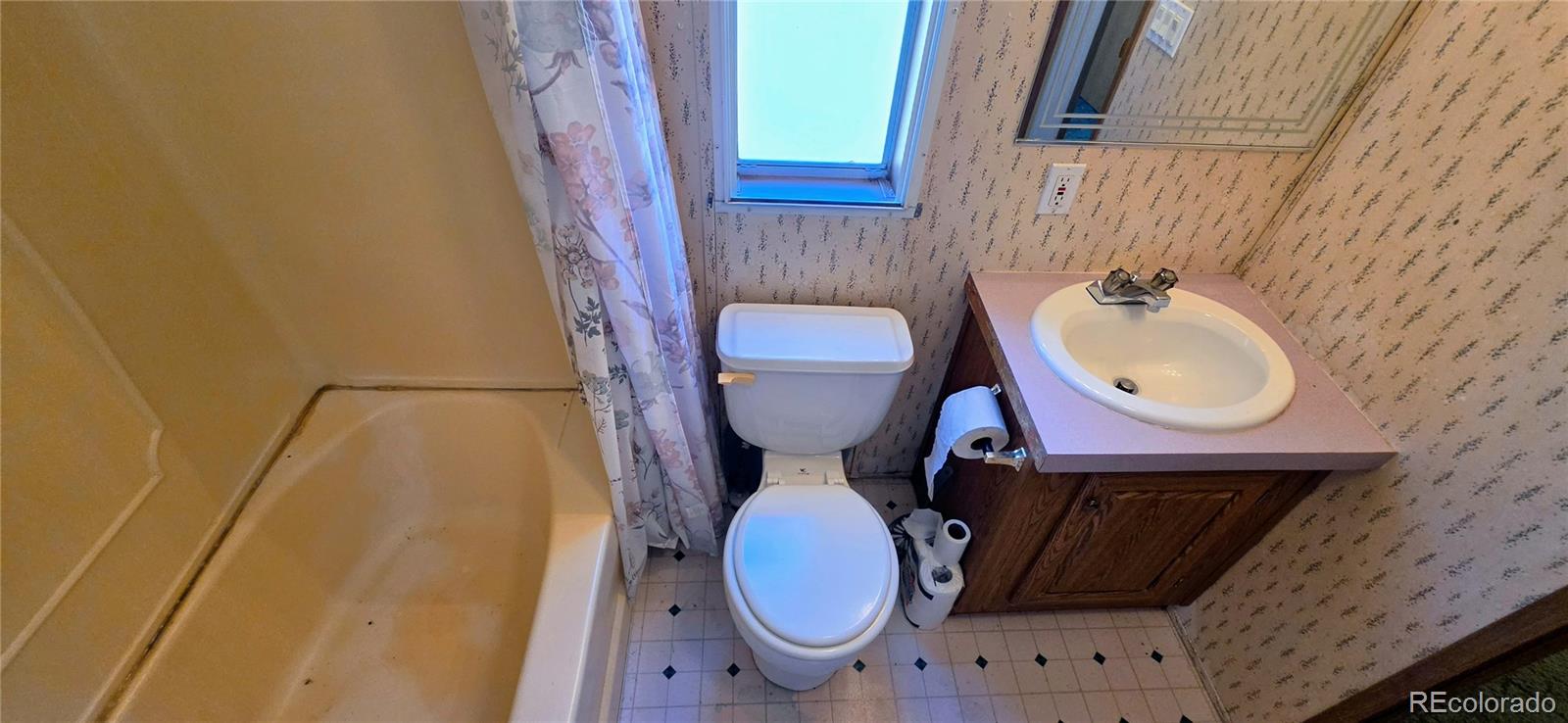 MLS Image #18 for 828  3rd street,penrose, Colorado