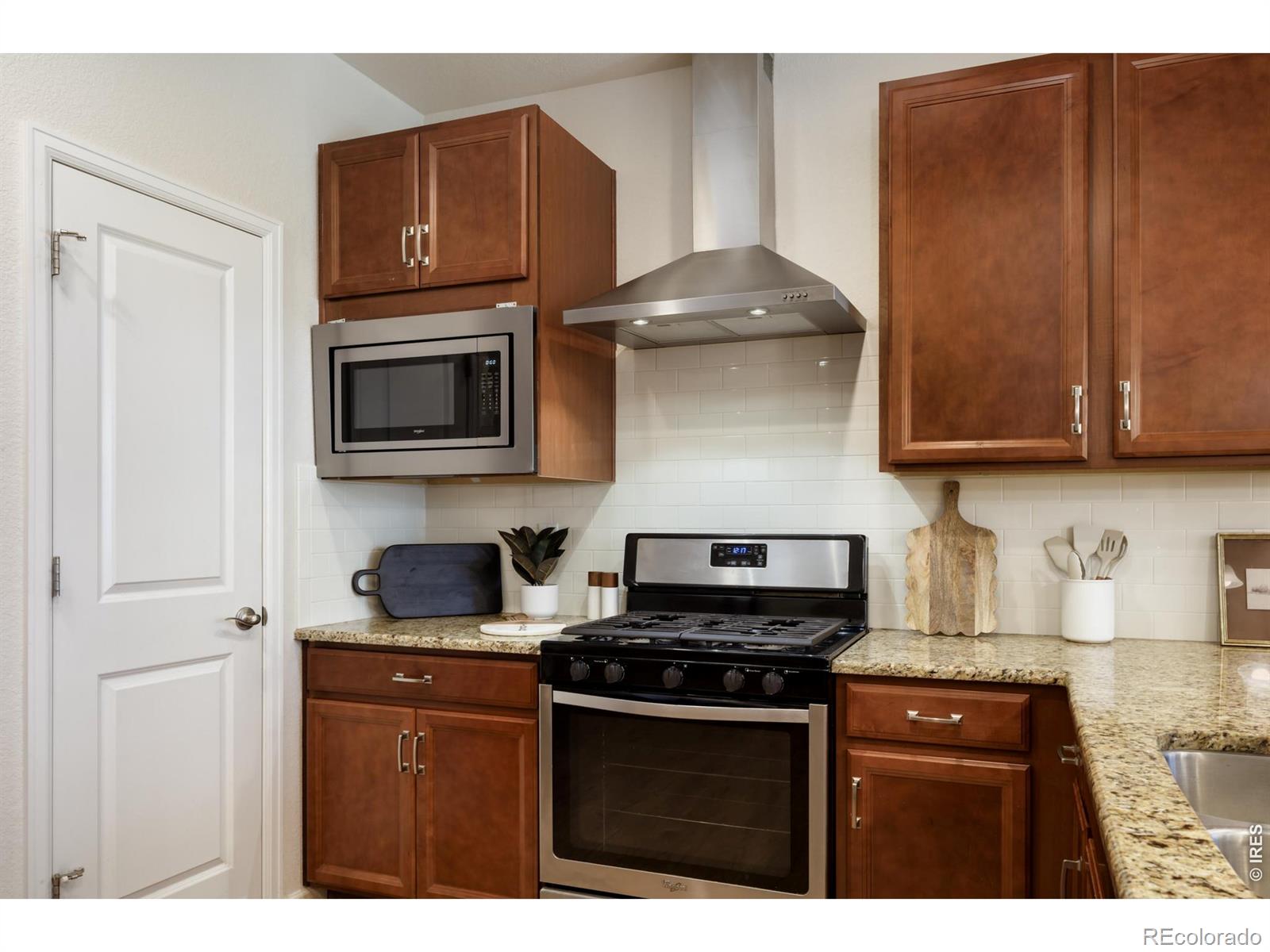 MLS Image #6 for 610  stonebridge drive,longmont, Colorado