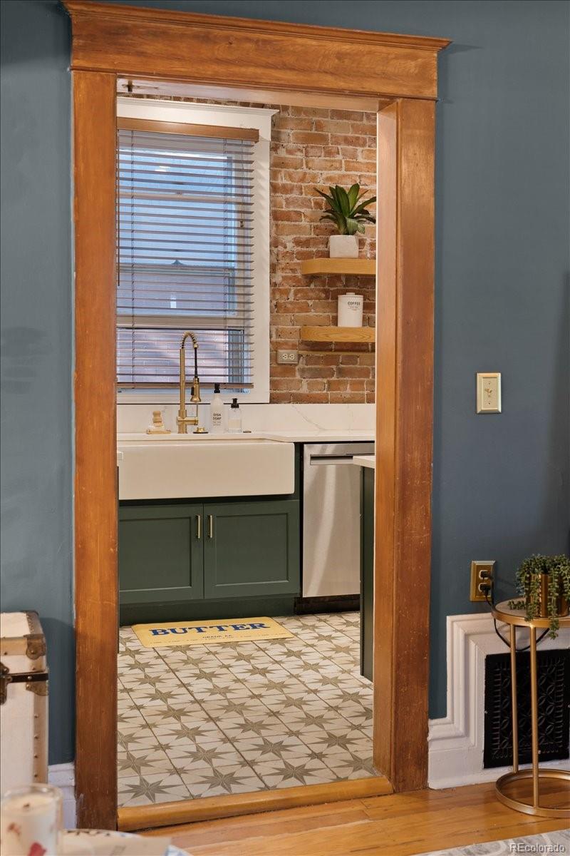 MLS Image #18 for 1148 s clarkson street,denver, Colorado