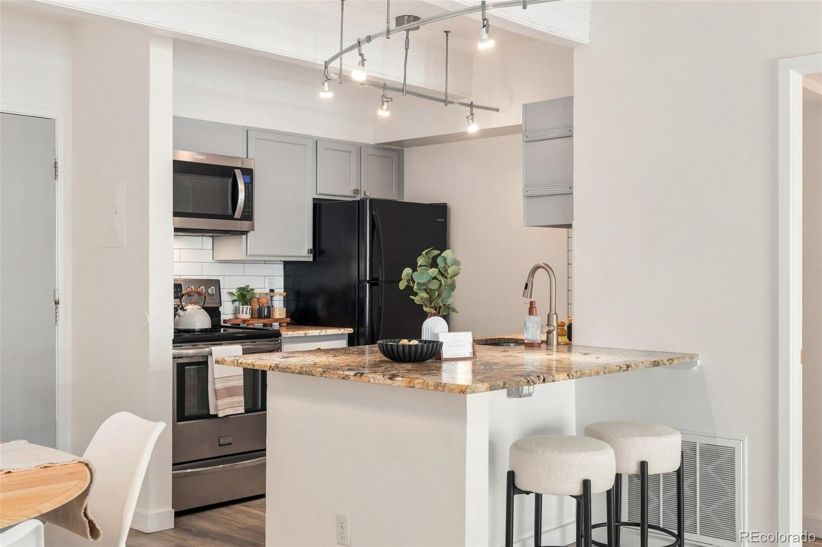 MLS Image #19 for 777 n washington street,denver, Colorado