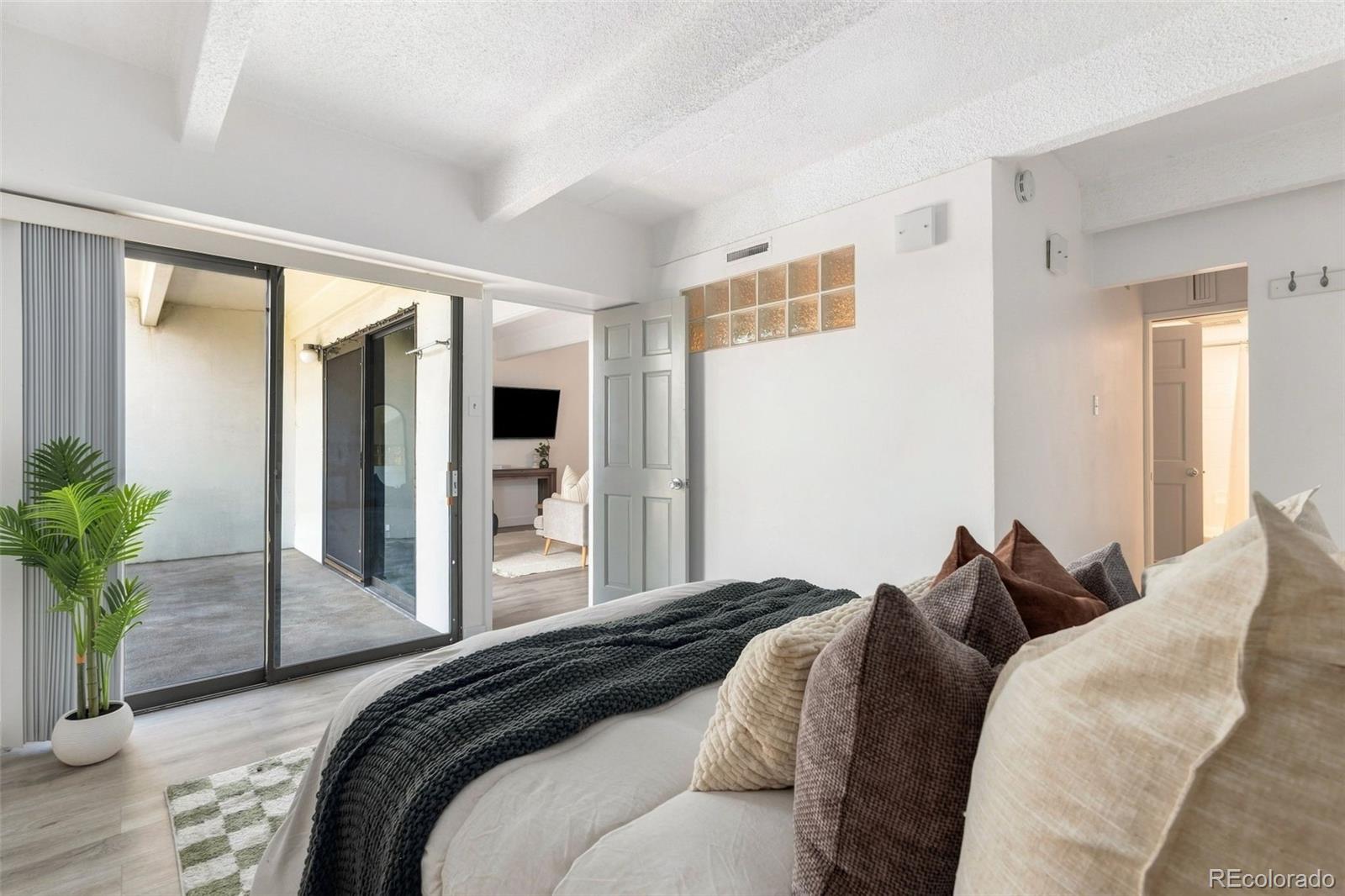 MLS Image #21 for 777 n washington street,denver, Colorado