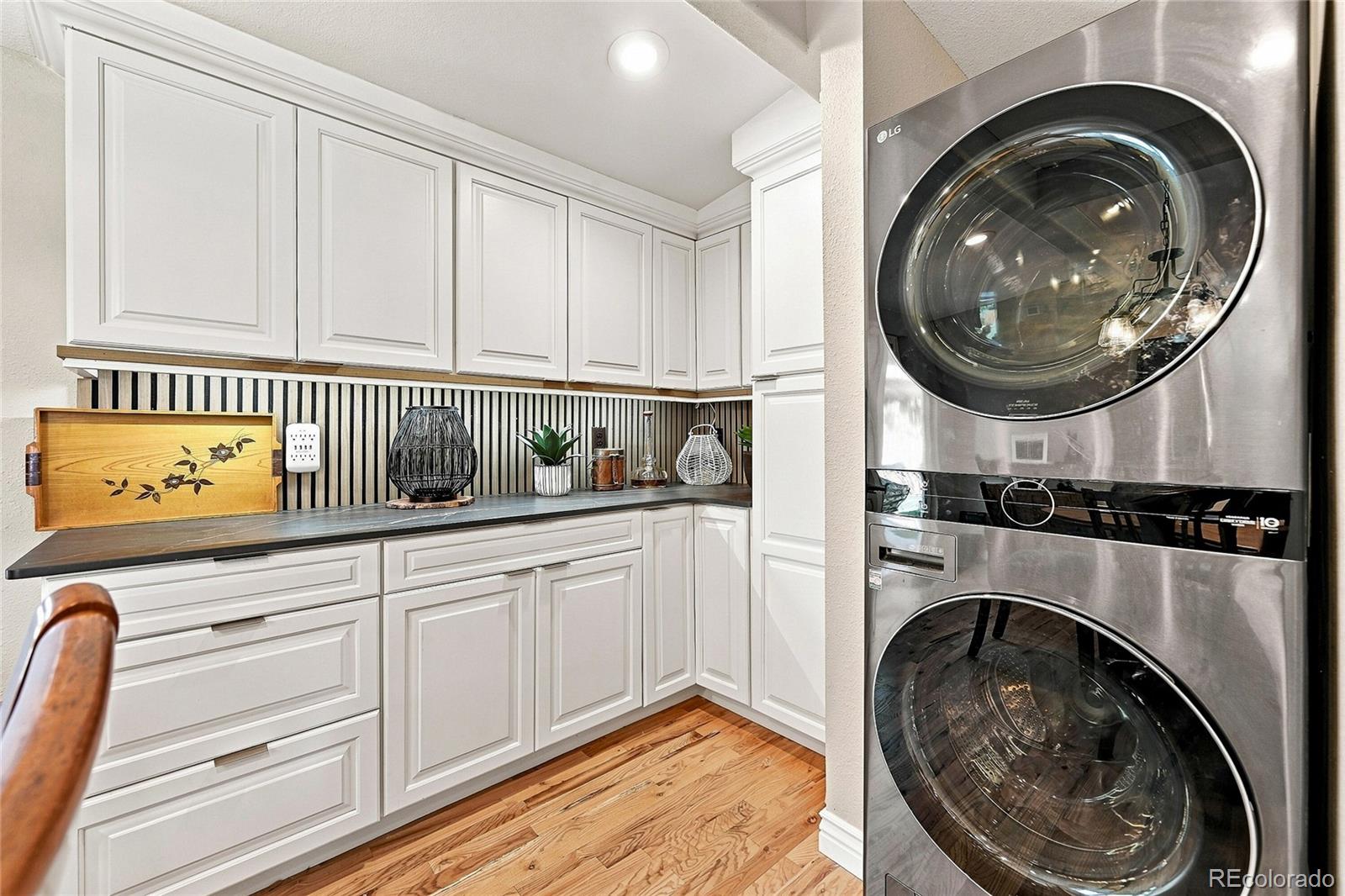 MLS Image #14 for 1250 s elm street,denver, Colorado