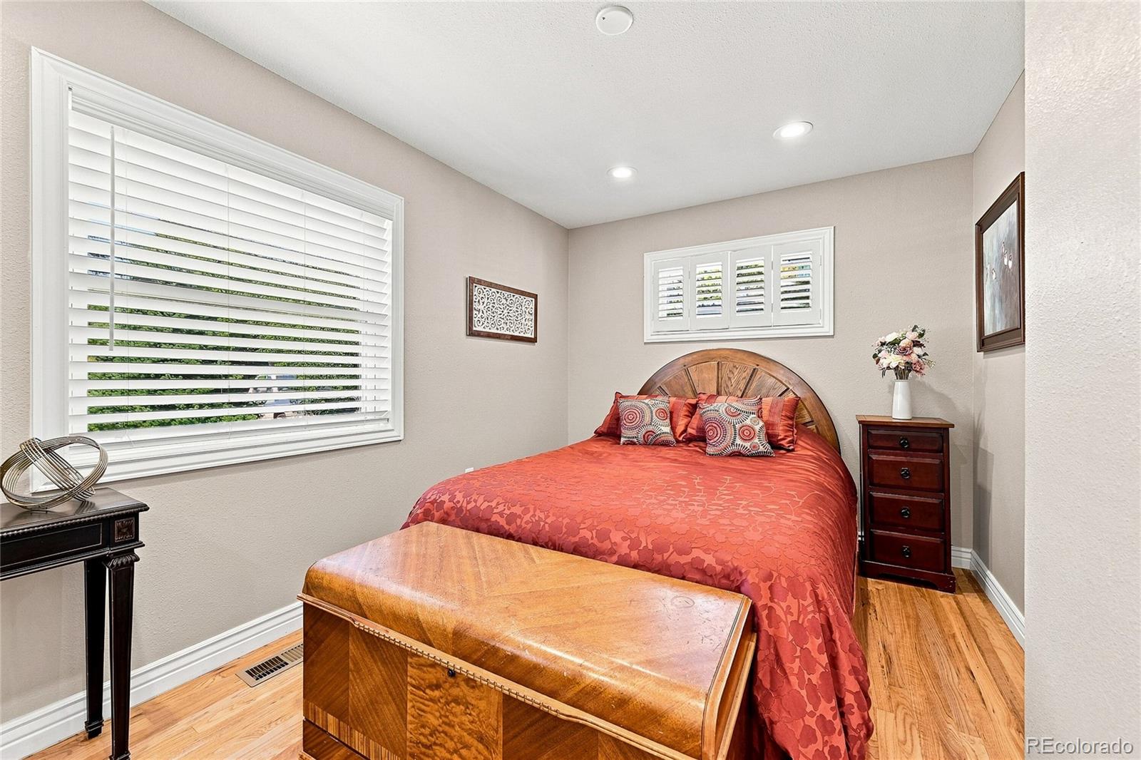 MLS Image #17 for 1250 s elm street,denver, Colorado