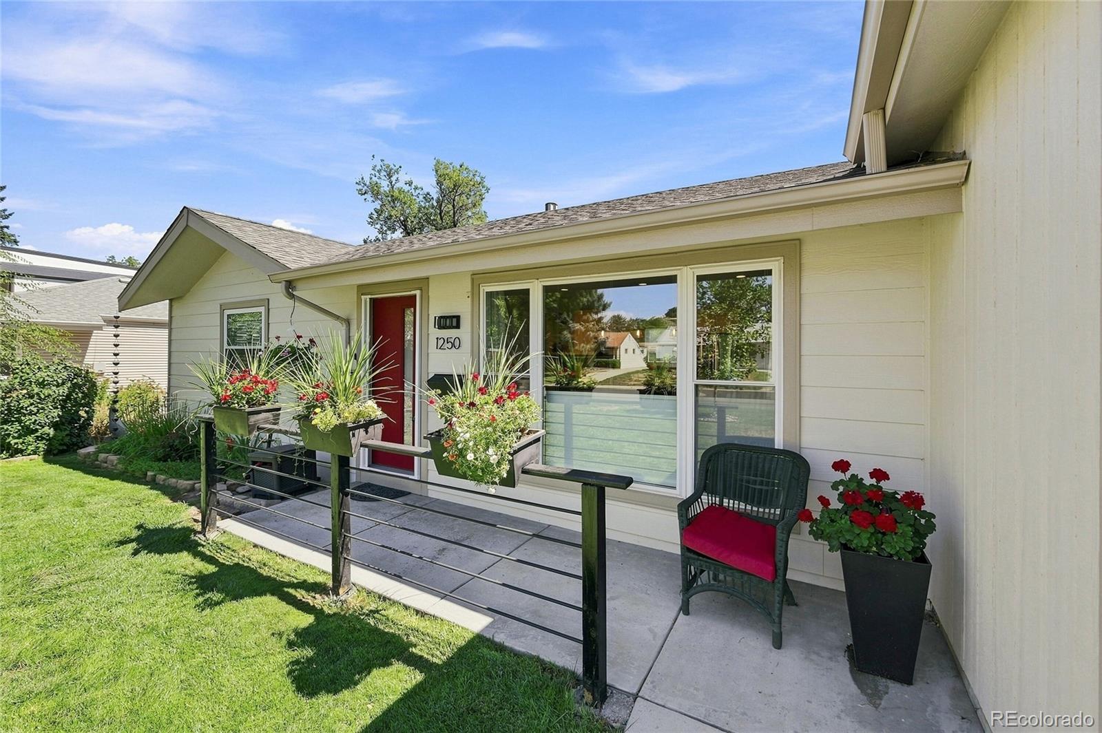 MLS Image #2 for 1250 s elm street,denver, Colorado