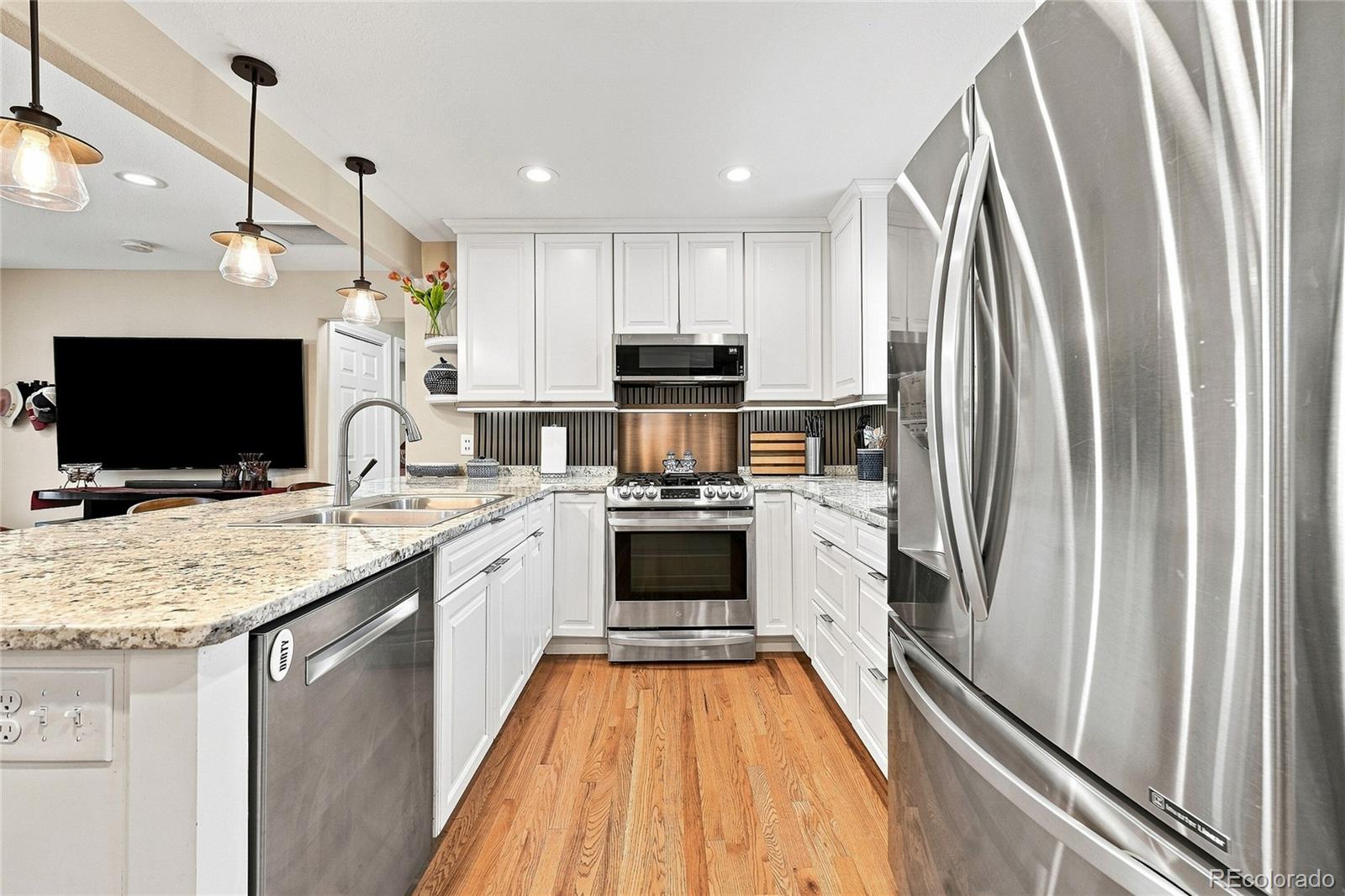MLS Image #9 for 1250 s elm street,denver, Colorado